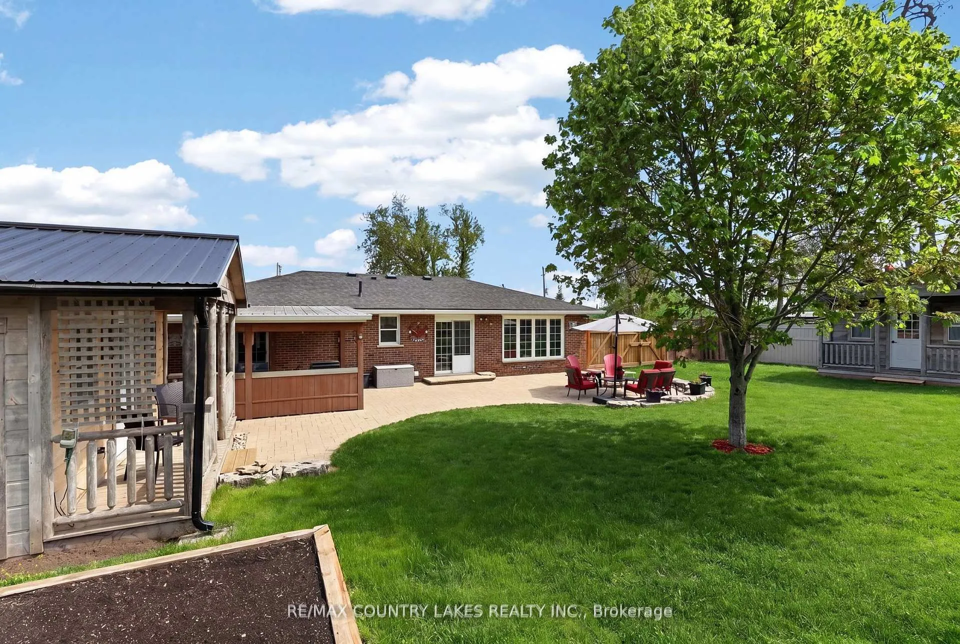 Photo 35 of 653 Simcoe Street, Brock, Beaverton — HOMEH