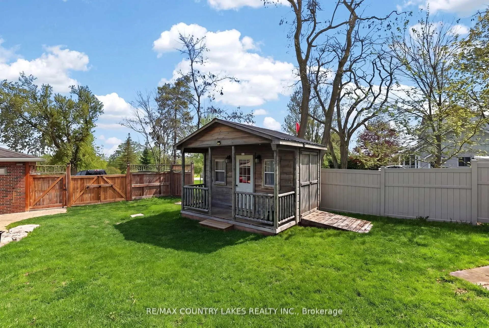 Photo 38 of 653 Simcoe Street, Brock, Beaverton — HOMEH