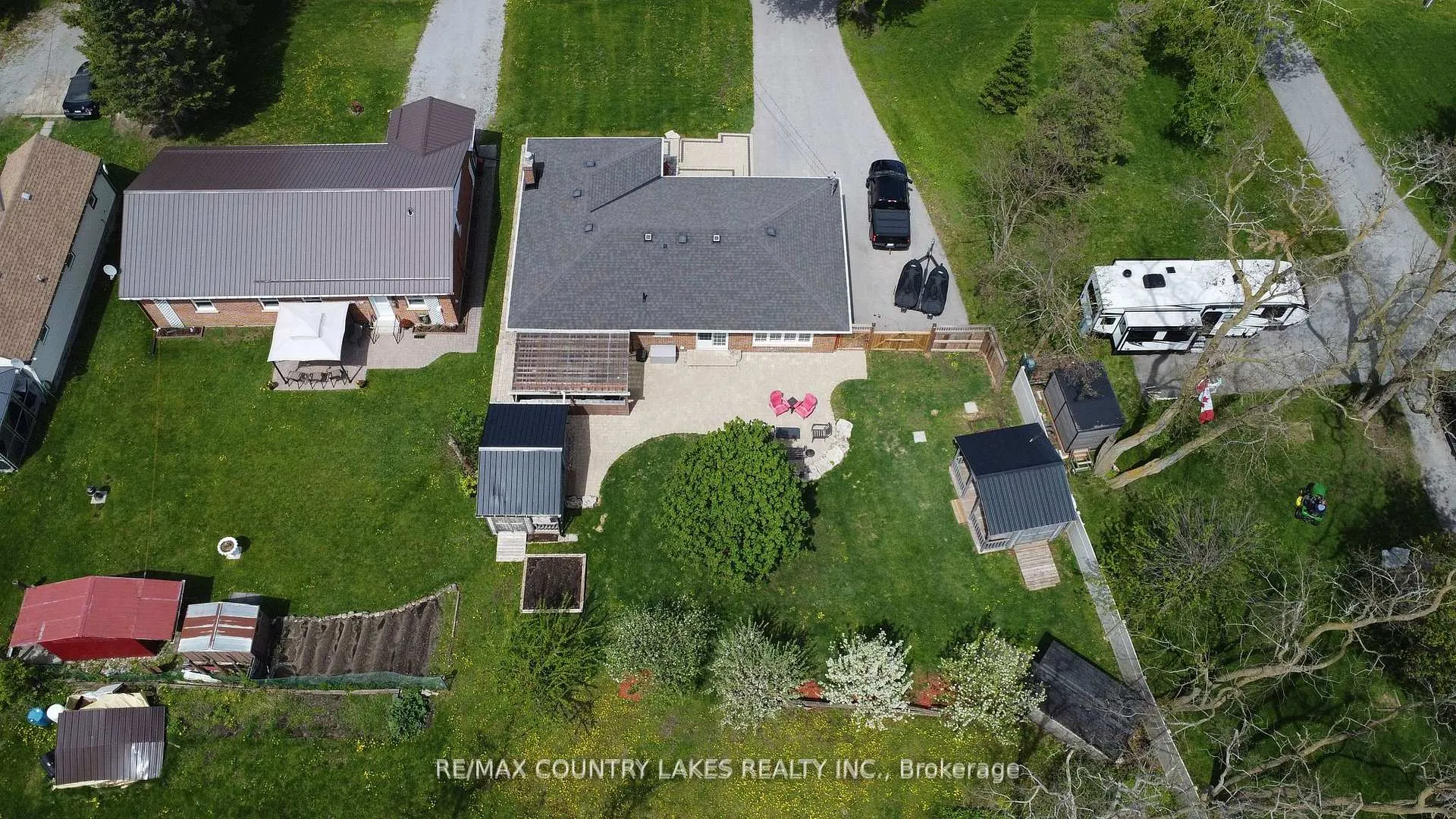 Photo 47 of 653 Simcoe Street, Brock, Beaverton — HOMEH