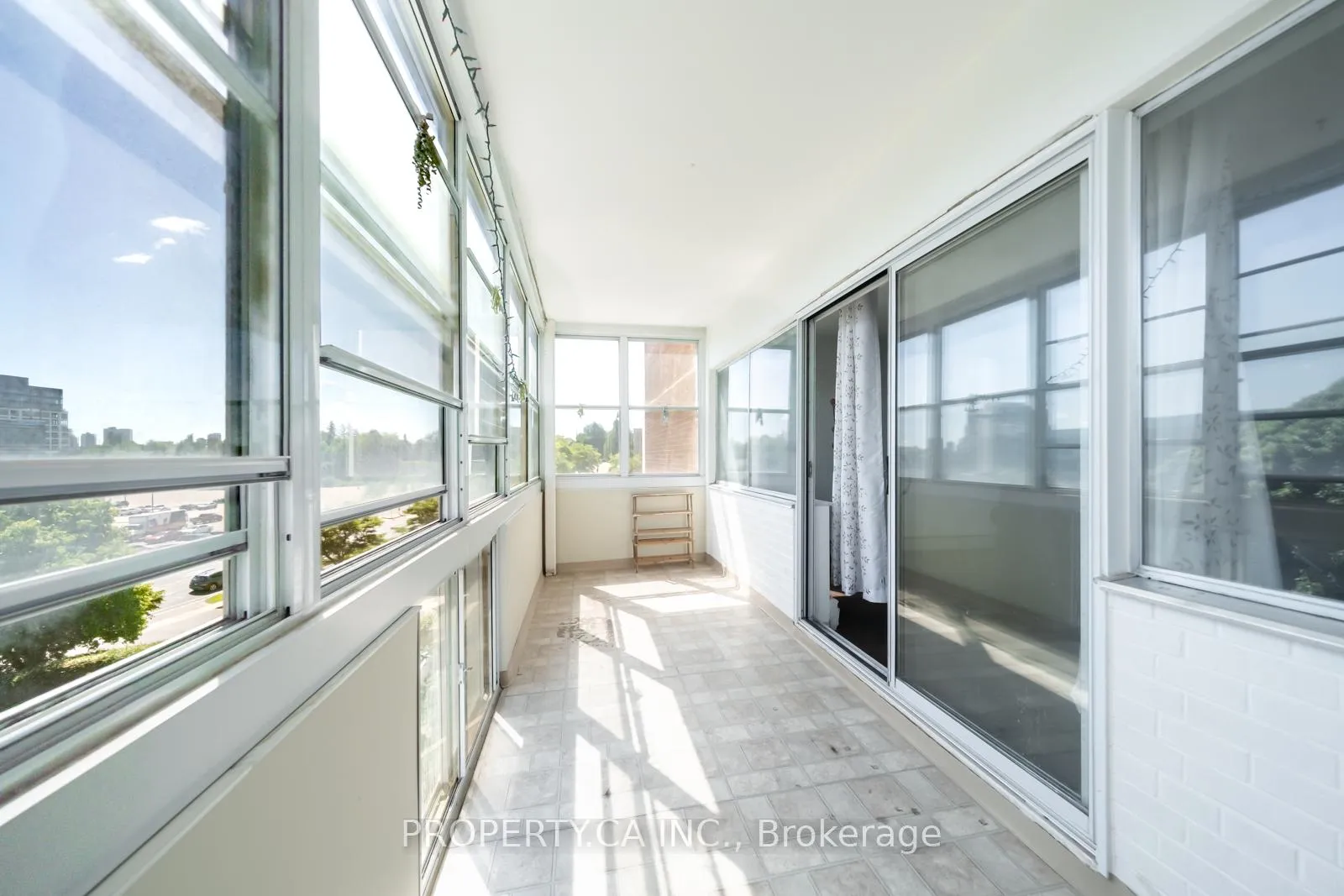 Photo 7 of Unit 404, 45 Westmount Road N, Waterloo, Uptown West — HOMEH