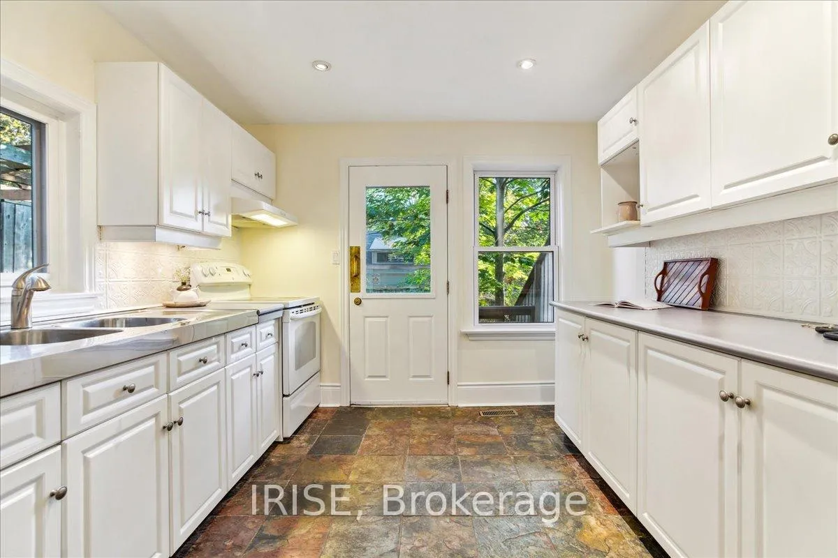 Photo 13 of 61 Chisholm Avenue, Toronto, East End-Danforth — HOMEH