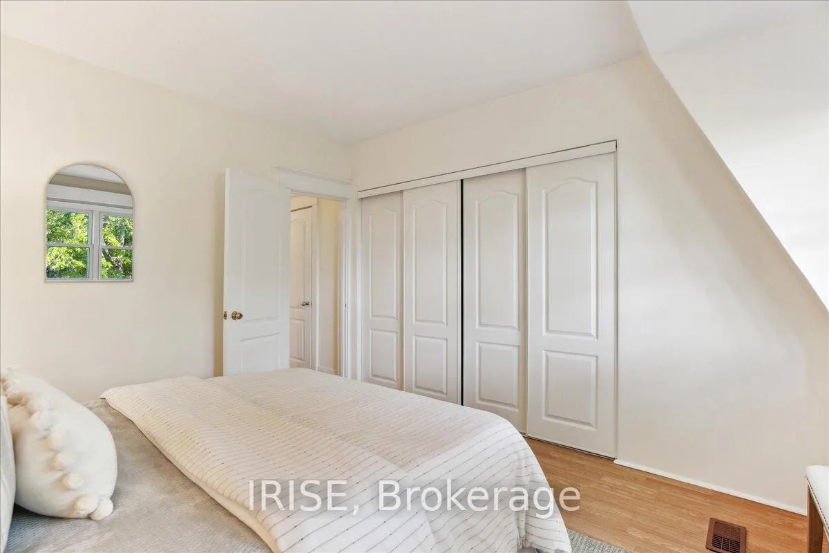 Photo 16 of 61 Chisholm Avenue, Toronto, East End-Danforth — HOMEH