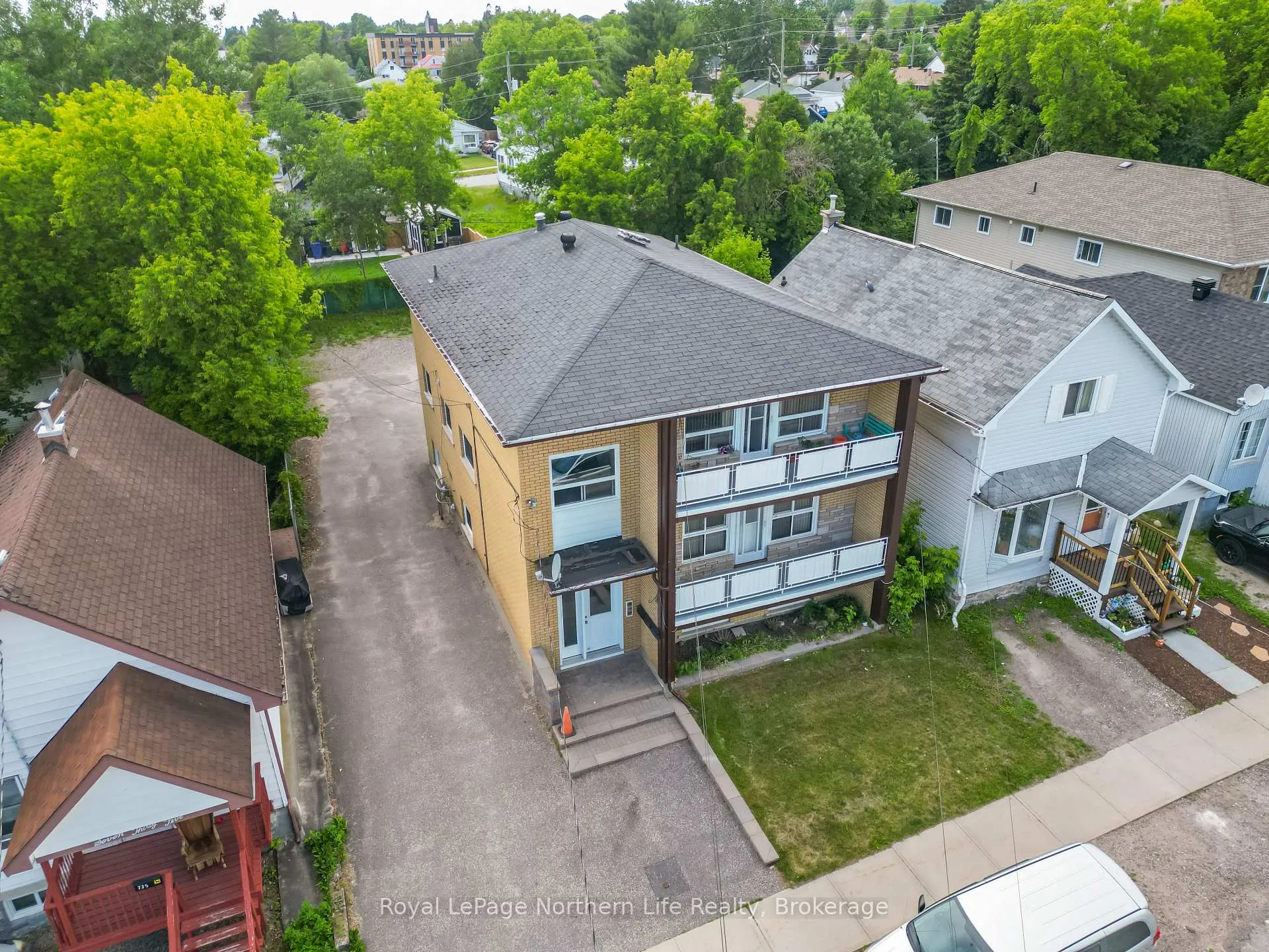 Photo of 745 Morin Street
