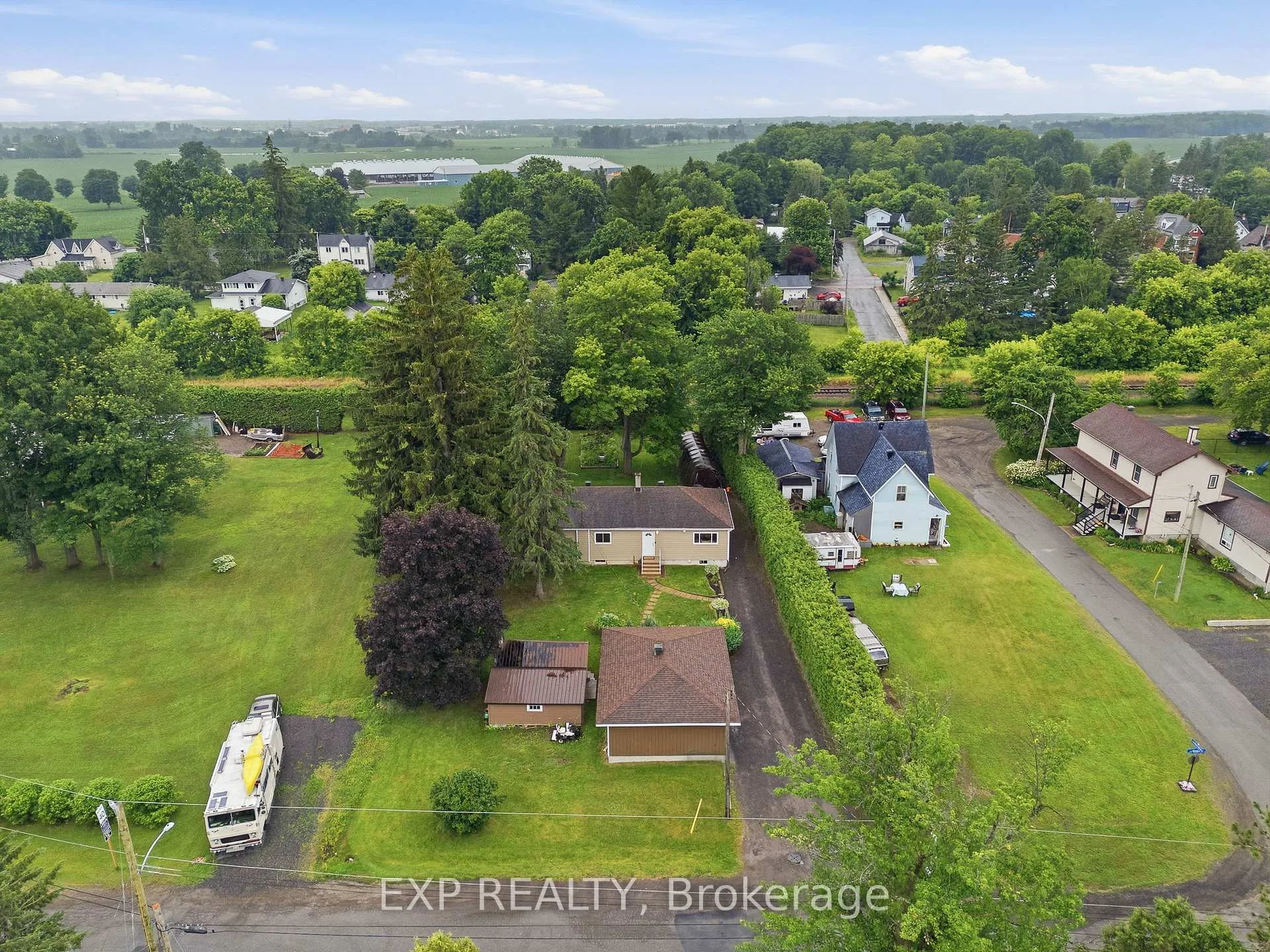 Photo 28 of 1876 Division Street, Ottawa, Vars Village — HOMEH