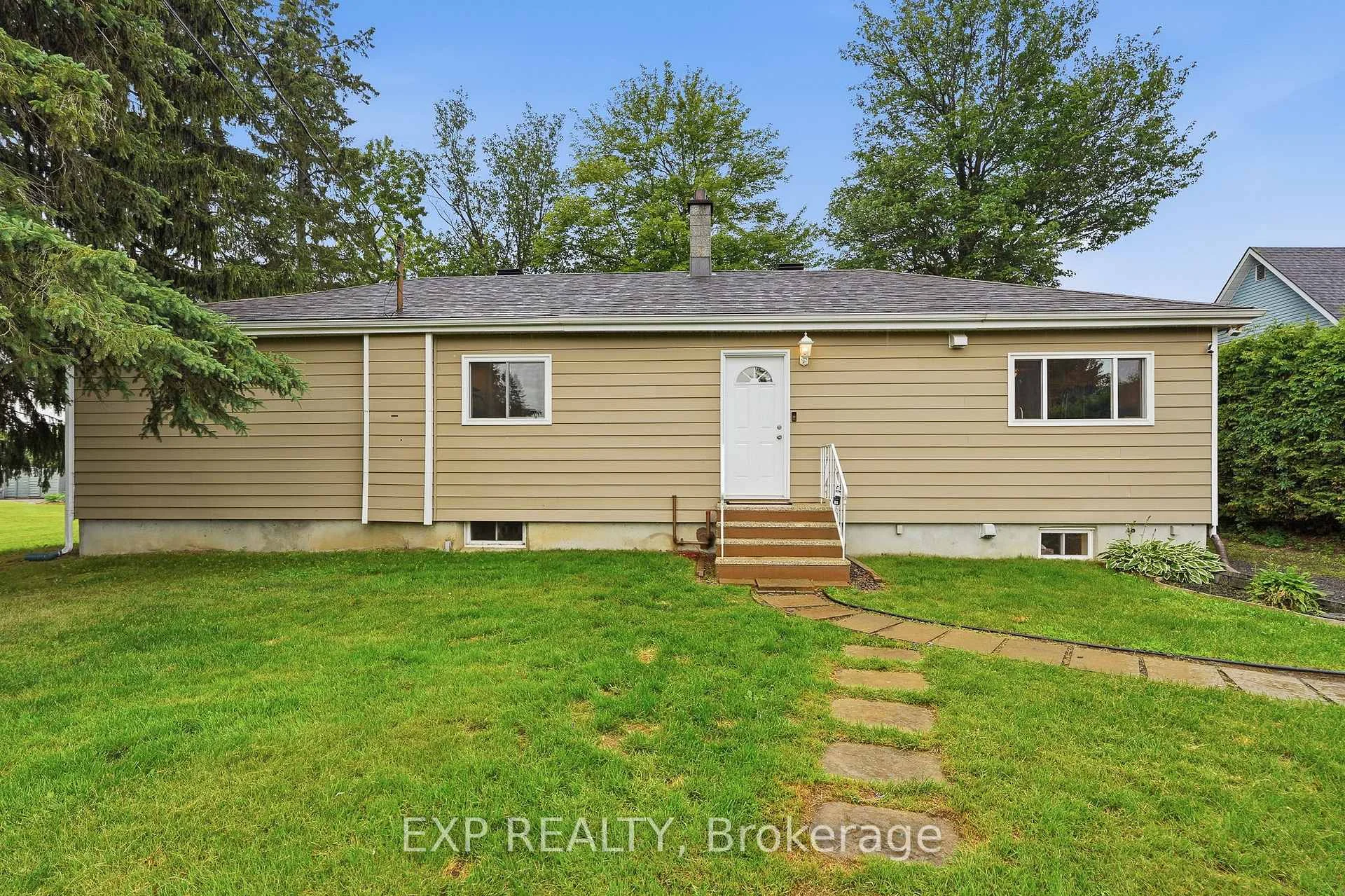 Photo 2 of 1876 Division Street, Ottawa, Vars Village — HOMEH