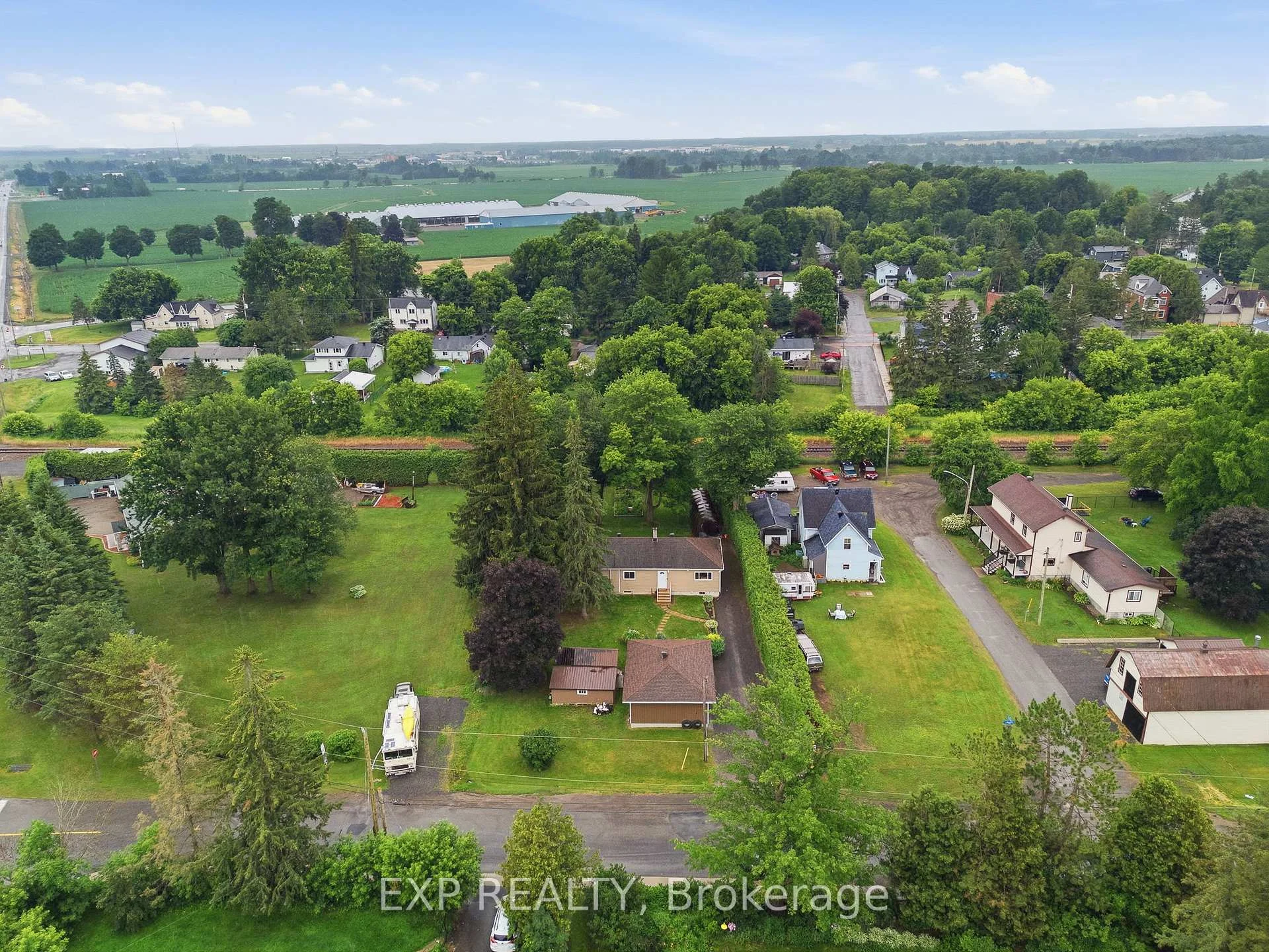 Photo 37 of 1876 Division Street, Ottawa, Vars Village — HOMEH