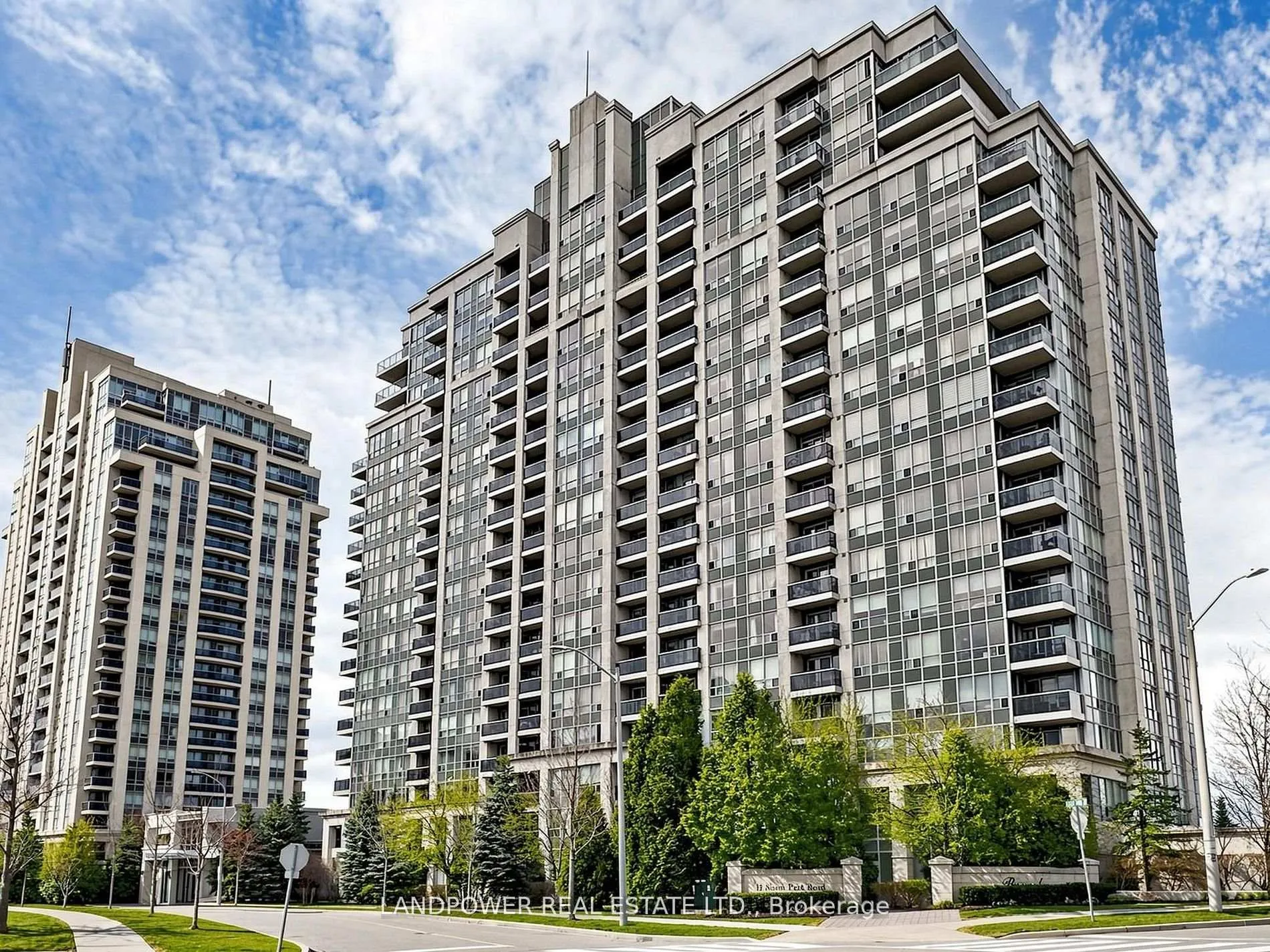 Photo 1 of Unit 1116, 15 North Park Road, Vaughan, Beverley Glen — HOMEH