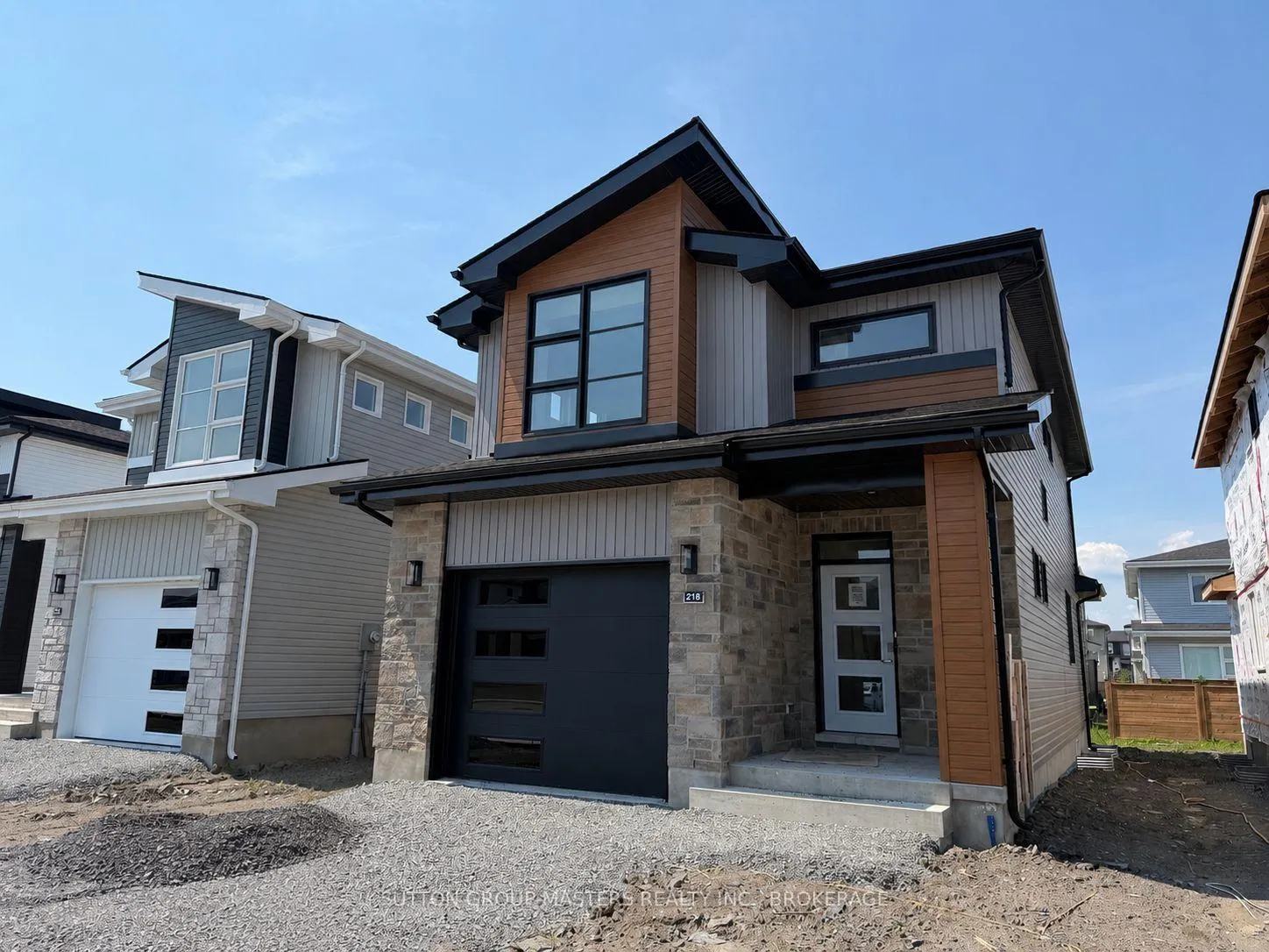 Photo 3 of 218 Superior Drive, Loyalist, Amherstview — HOMEH