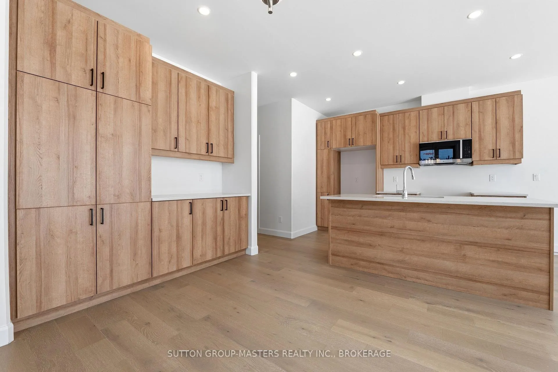 Photo 14 of 218 Superior Drive, Loyalist, Amherstview — HOMEH