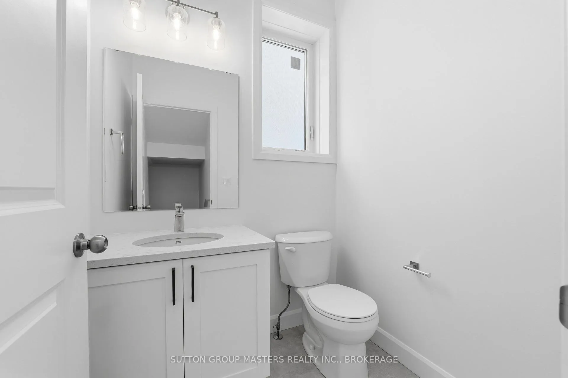 Photo 15 of 218 Superior Drive, Loyalist, Amherstview — HOMEH