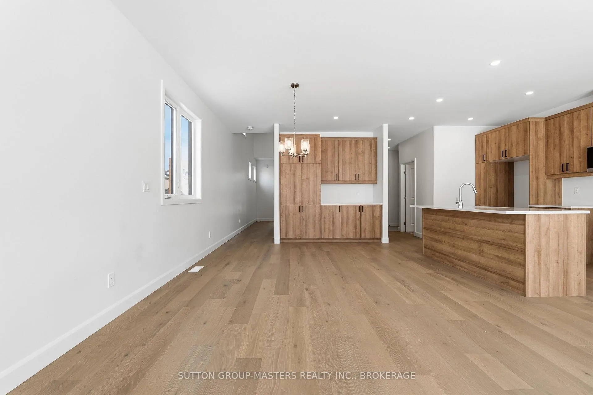 Photo 17 of 218 Superior Drive, Loyalist, Amherstview — HOMEH