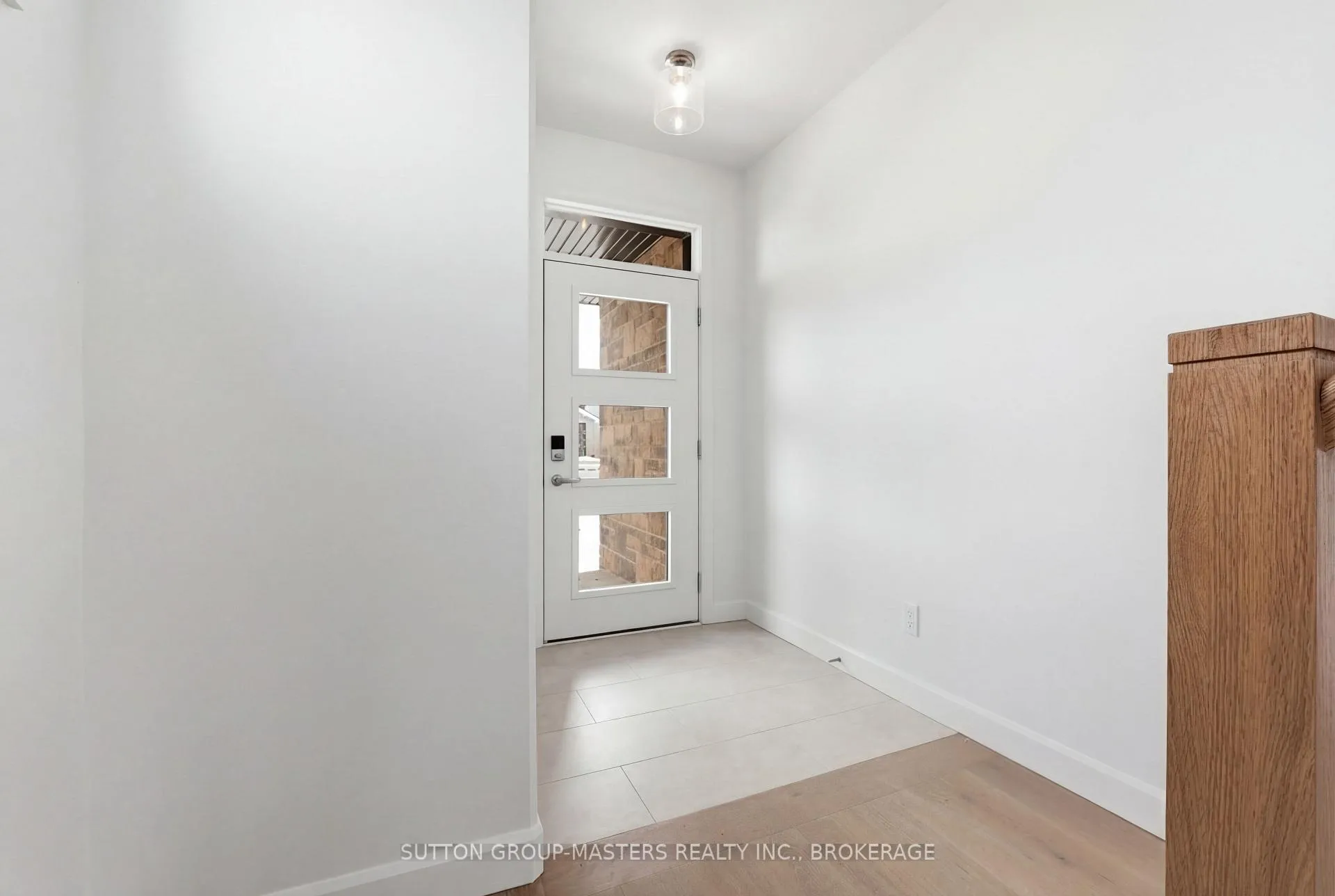 Photo 18 of 218 Superior Drive, Loyalist, Amherstview — HOMEH