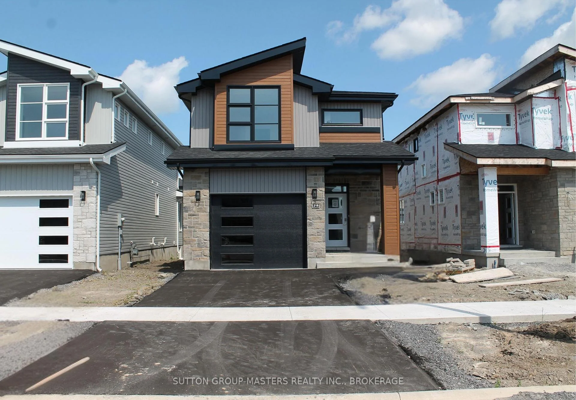 Photo 4 of 218 Superior Drive, Loyalist, Amherstview — HOMEH