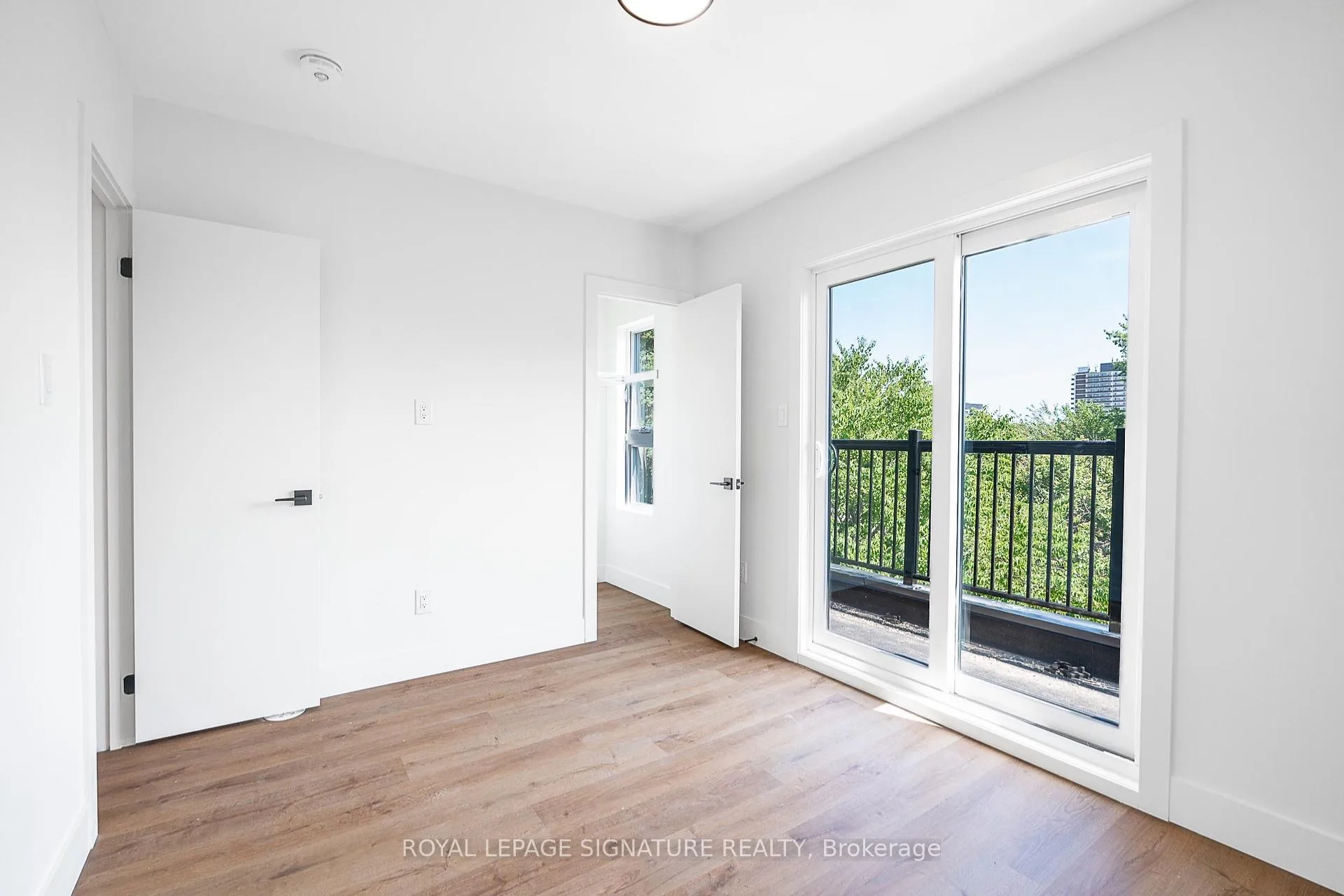 Photo 13 of 7 Earnscliffe Road, Toronto, Oakwood Village — HOMEH