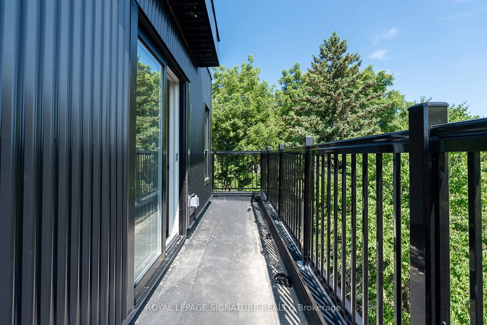 Photo 14 of 7 Earnscliffe Road, Toronto, Oakwood Village — HOMEH