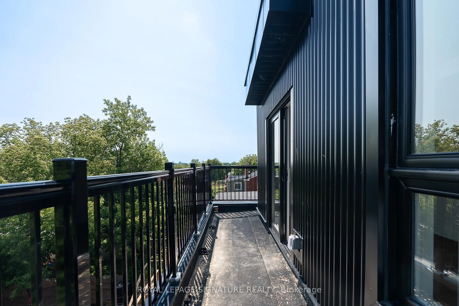 Photo 15 of 7 Earnscliffe Road, Toronto, Oakwood Village — HOMEH