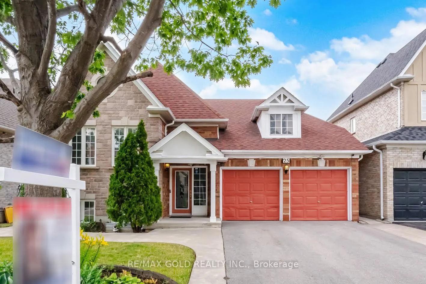 Photo 2 of 25 Treeline Boulevard, Brampton, Vales of Castlemore — HOMEH