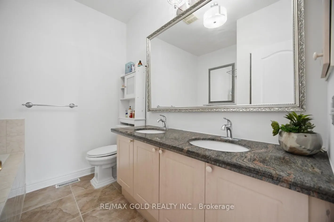 Photo 24 of 25 Treeline Boulevard, Brampton, Vales of Castlemore — HOMEH
