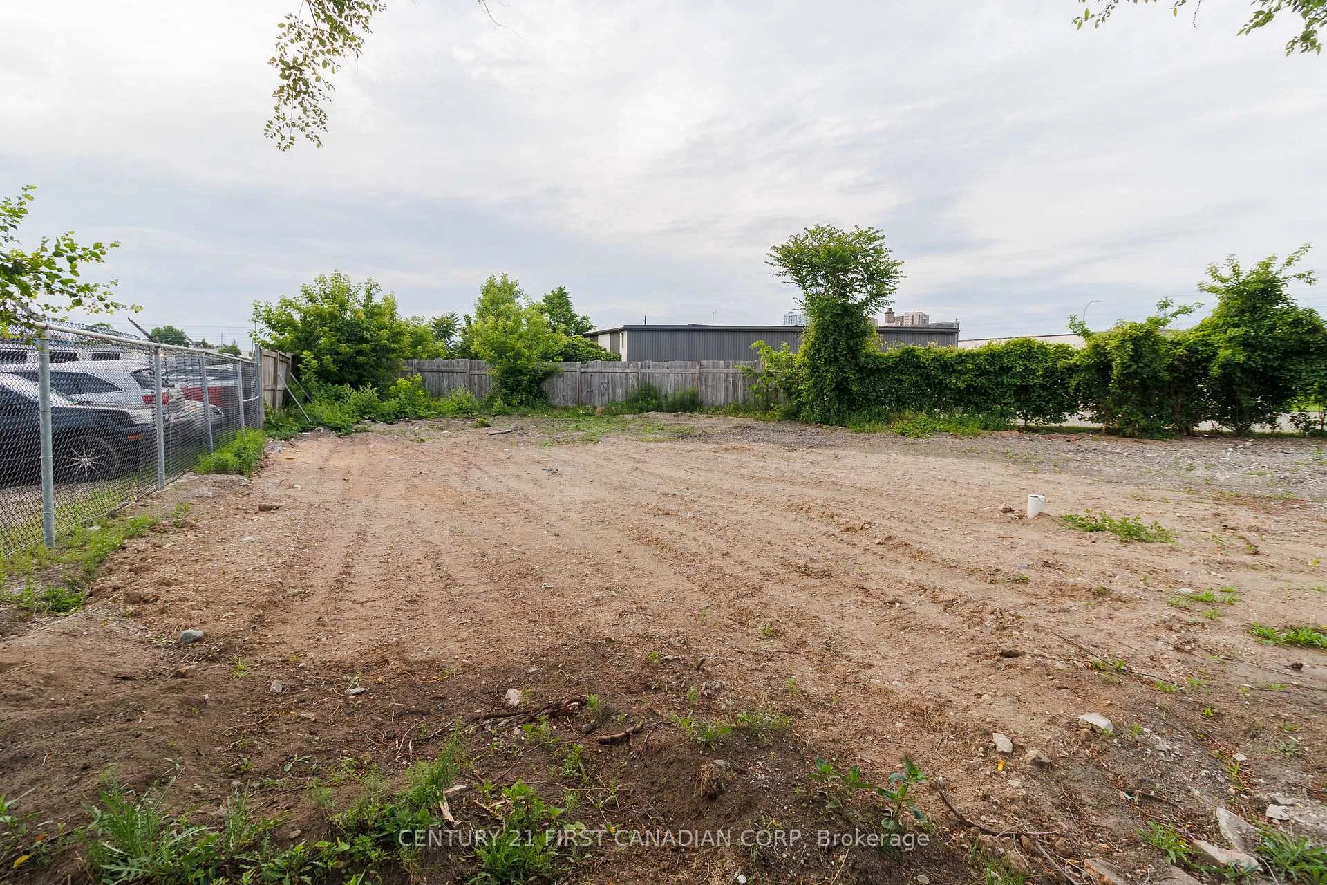 Photo 6 of 576 Horton Street E, London, East K — HOMEH