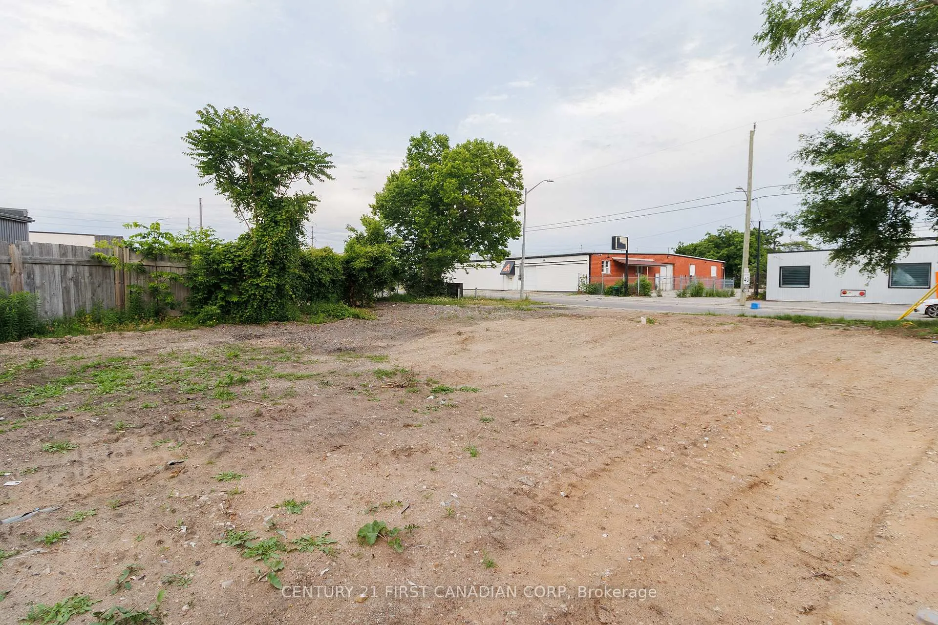 Photo 7 of 576 Horton Street E, London, East K — HOMEH