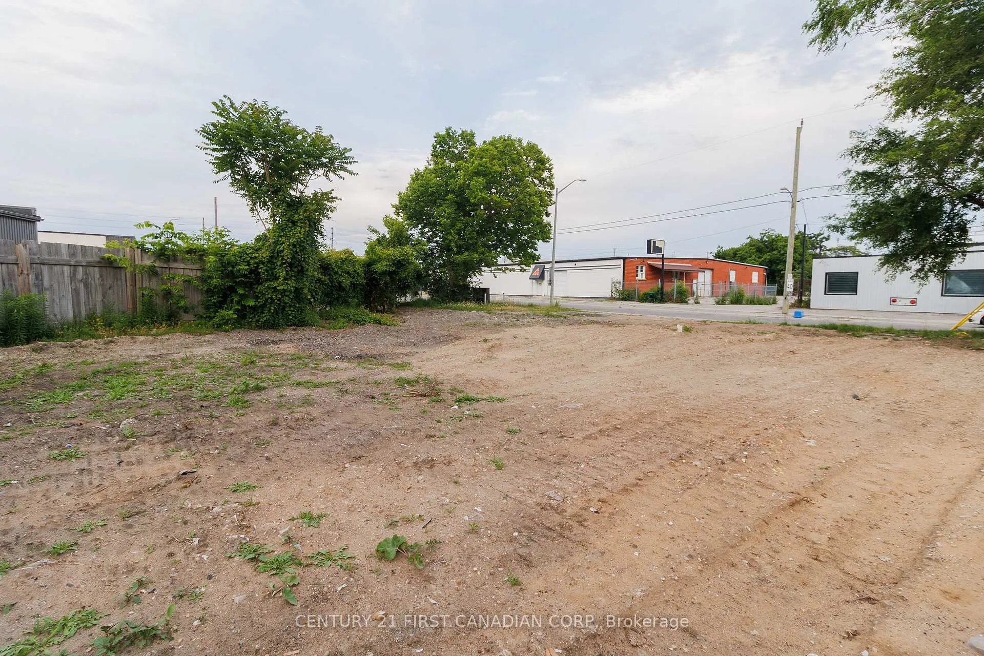 Photo 8 of 576 Horton Street E, London, East K — HOMEH