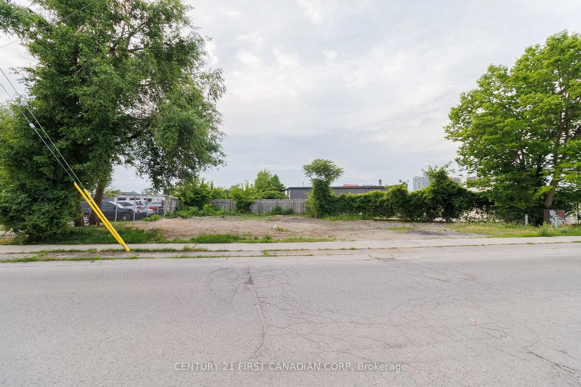 Photo 11 of 576 Horton Street E, London, East K — HOMEH