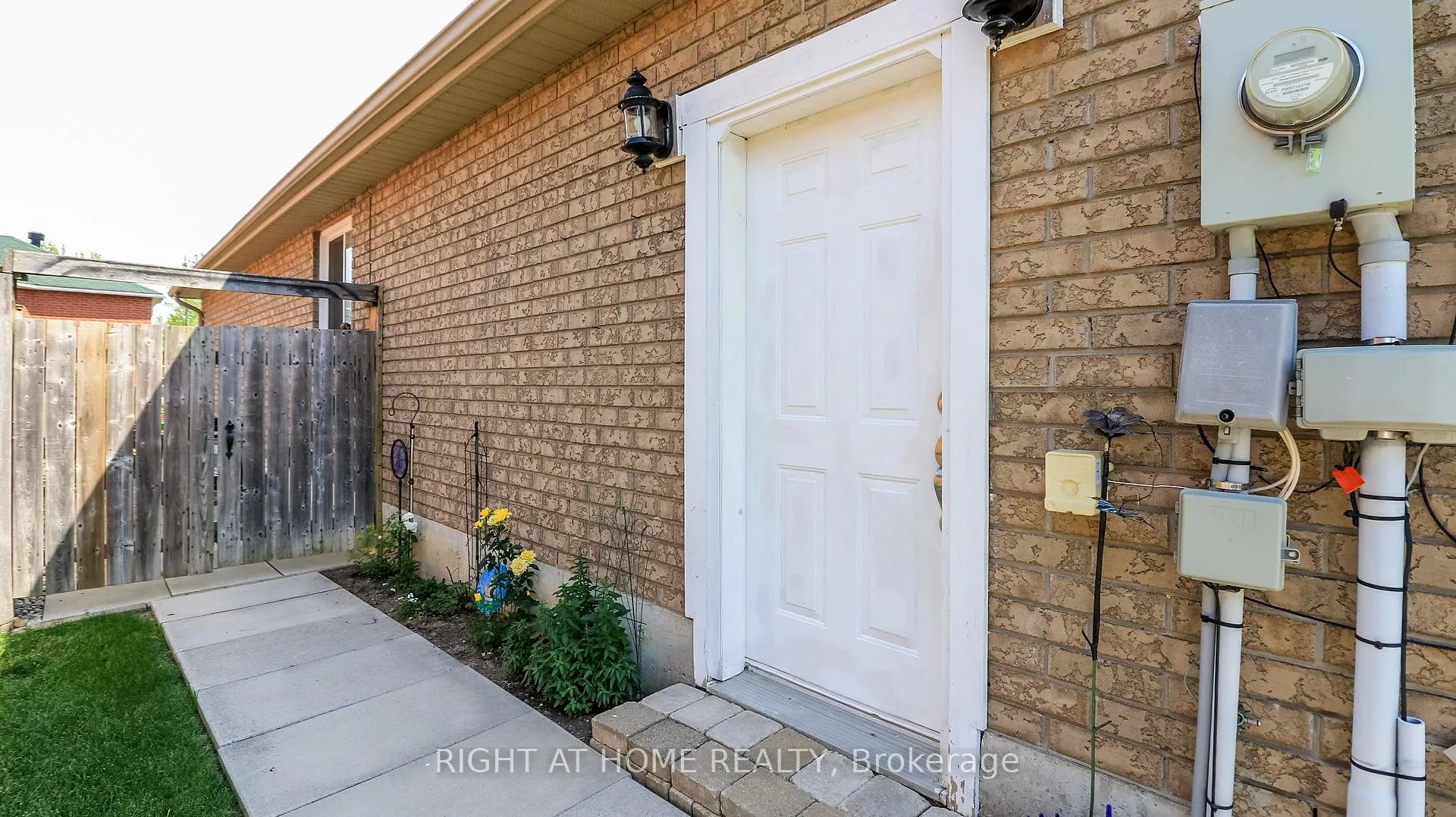 Photo 6 of 36 Benjamin Lane, Barrie, Painswick South — HOMEH