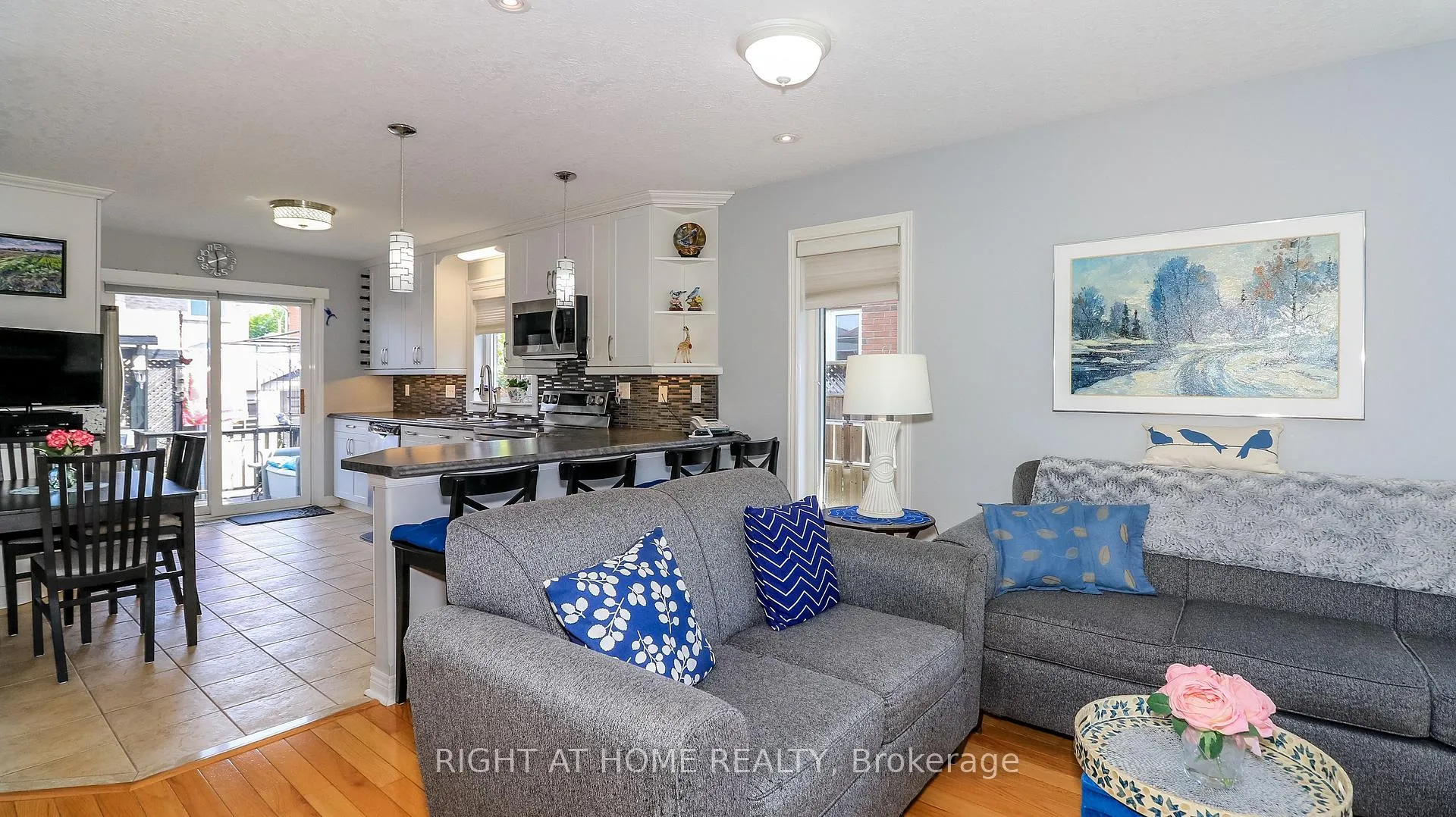 Photo 20 of 36 Benjamin Lane, Barrie, Painswick South — HOMEH