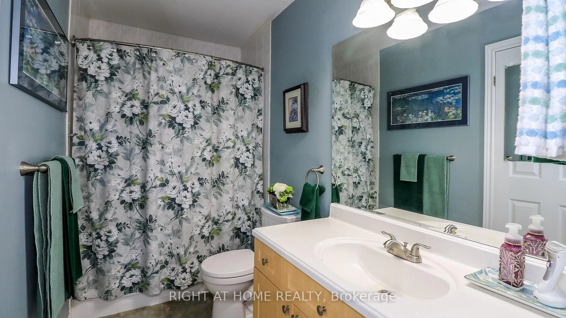 Photo 28 of 36 Benjamin Lane, Barrie, Painswick South — HOMEH