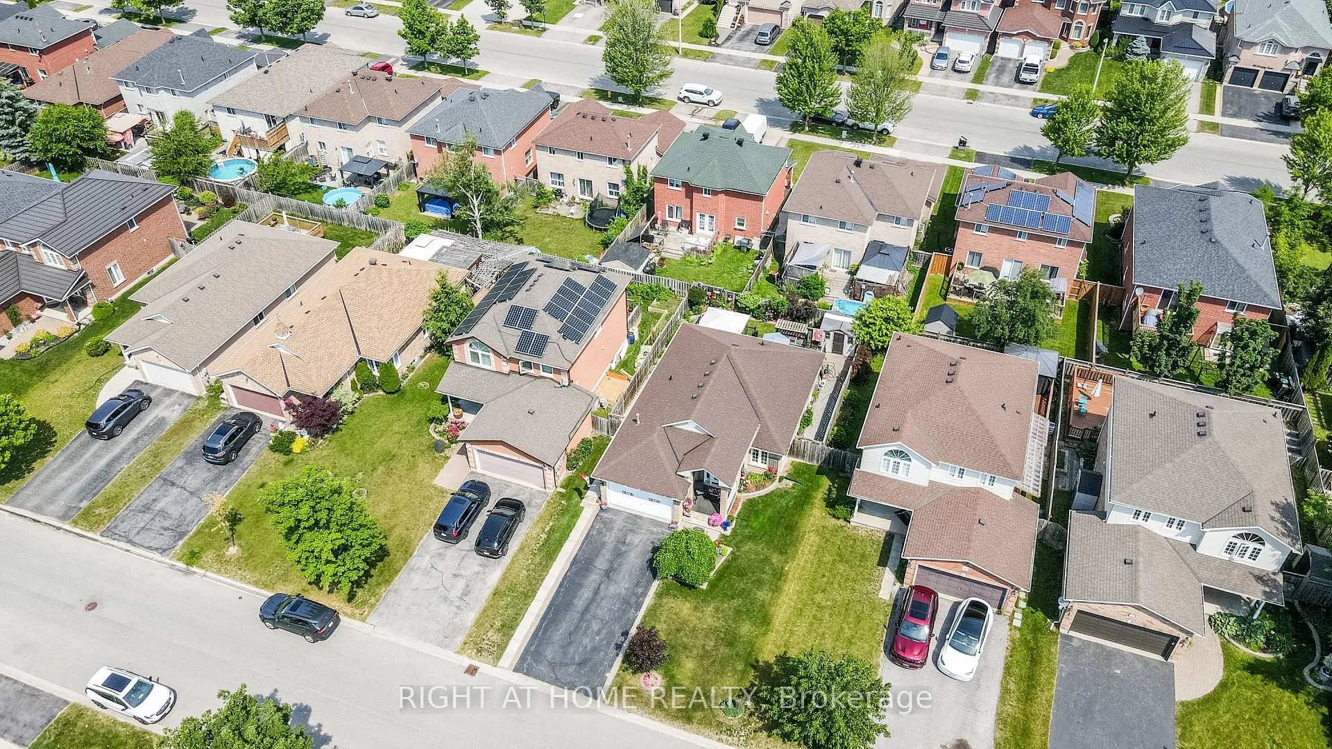 Photo 48 of 36 Benjamin Lane, Barrie, Painswick South — HOMEH