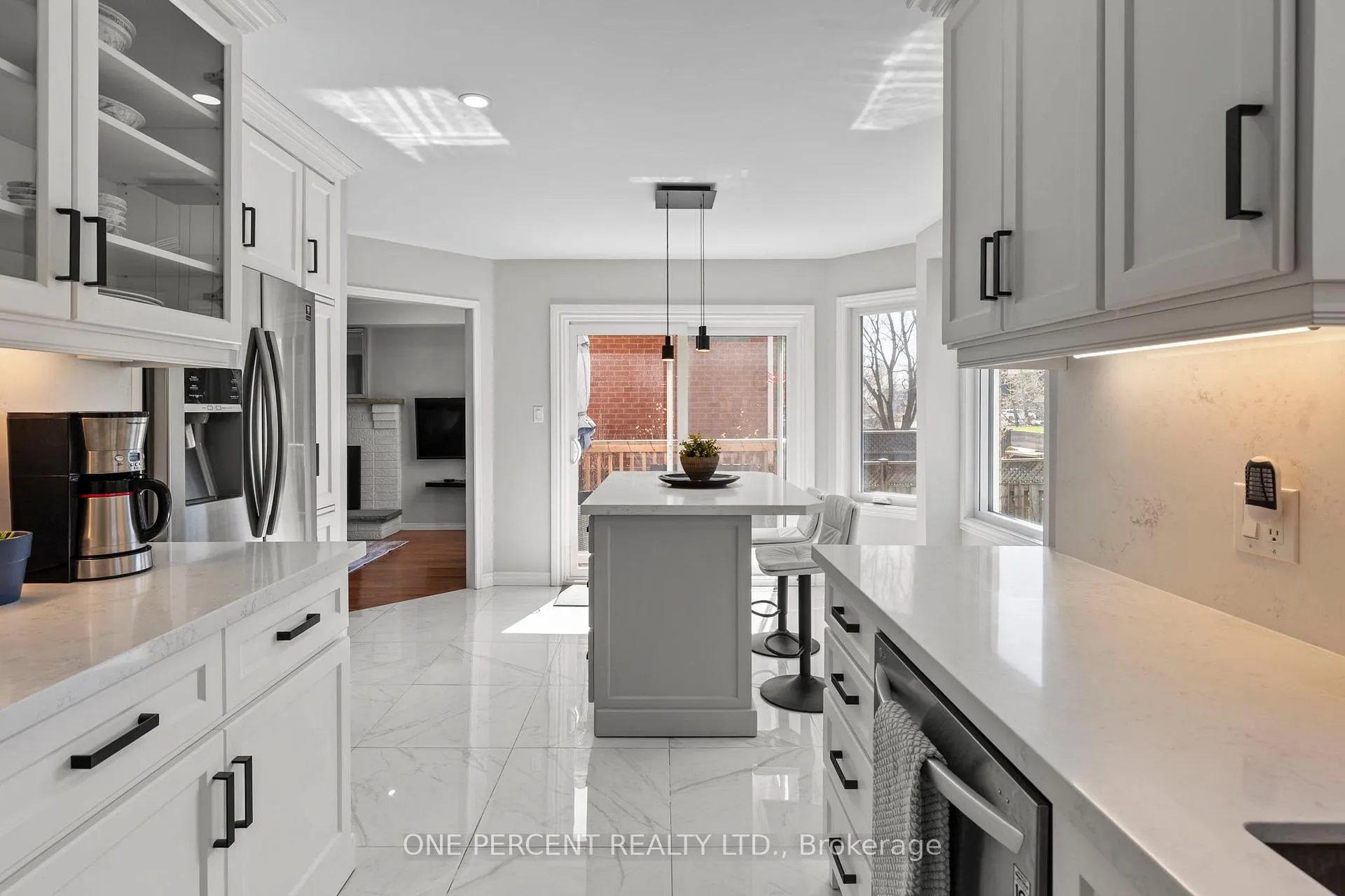 Photo 8 of 1 Dixon Court, Barrie, Painswick North — HOMEH