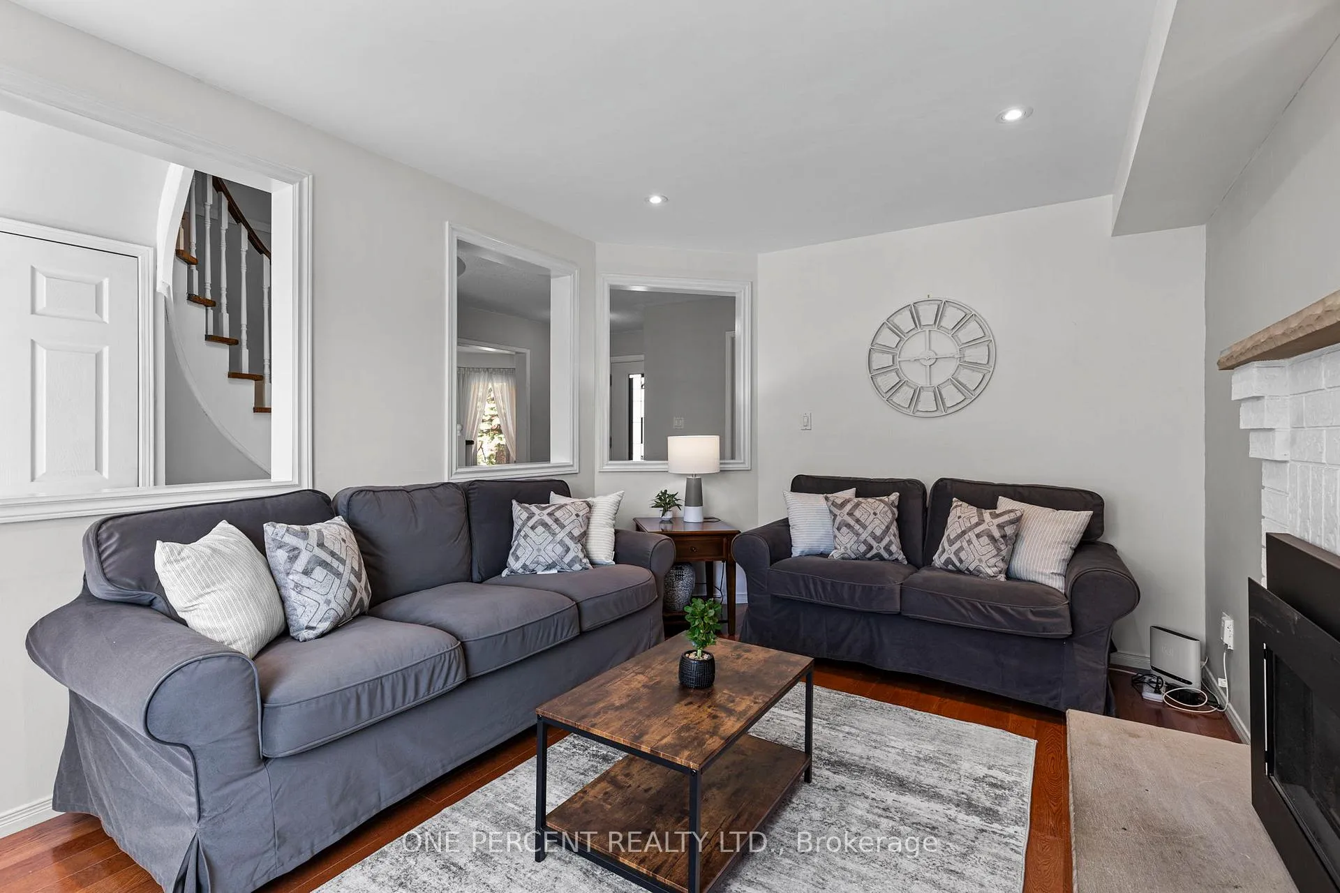 Photo 12 of 1 Dixon Court, Barrie, Painswick North — HOMEH