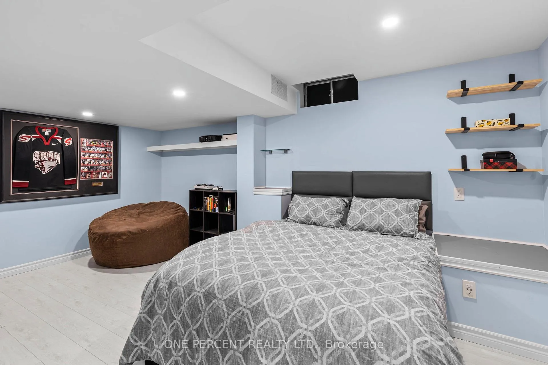 Photo 33 of 1 Dixon Court, Barrie, Painswick North — HOMEH