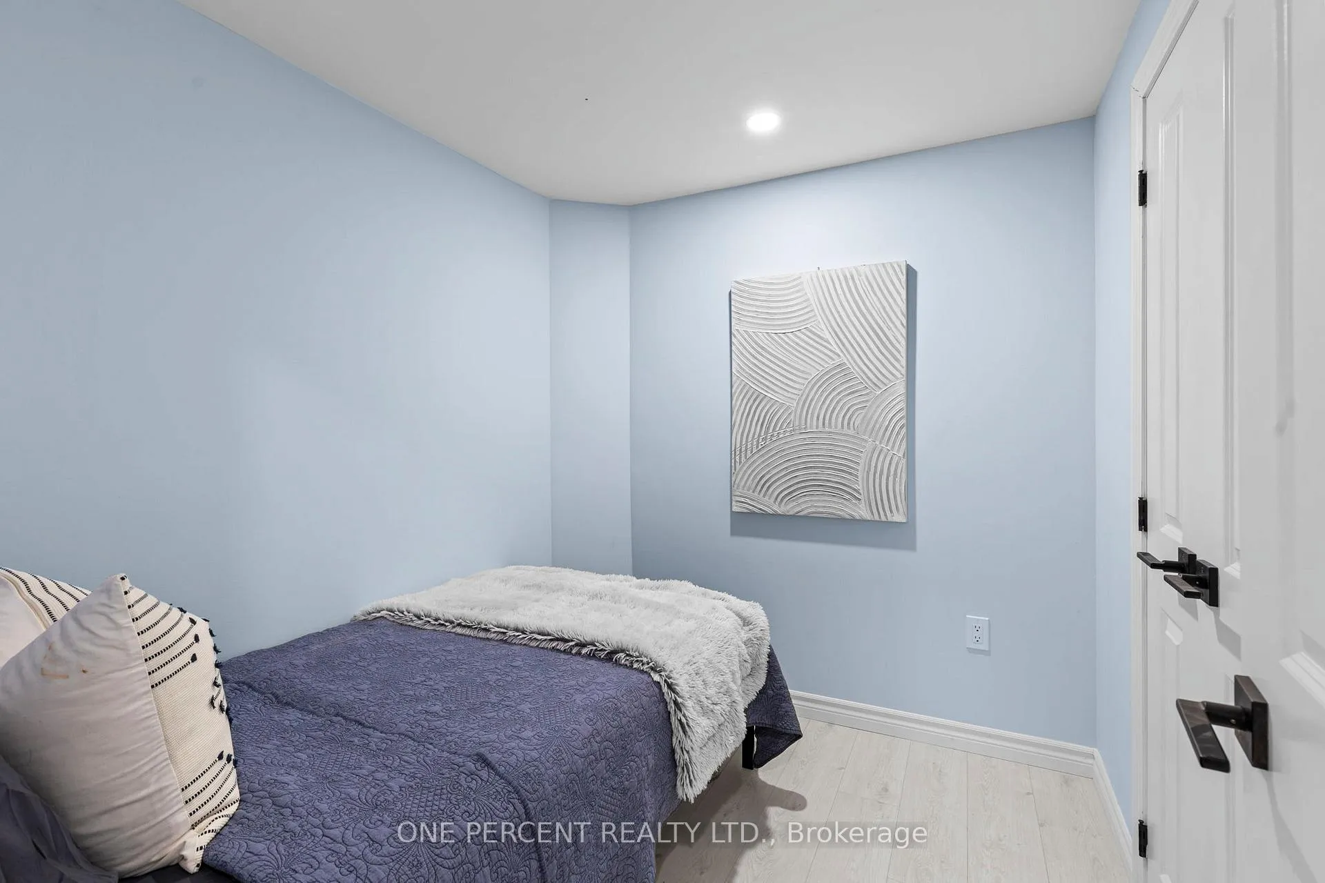 Photo 34 of 1 Dixon Court, Barrie, Painswick North — HOMEH