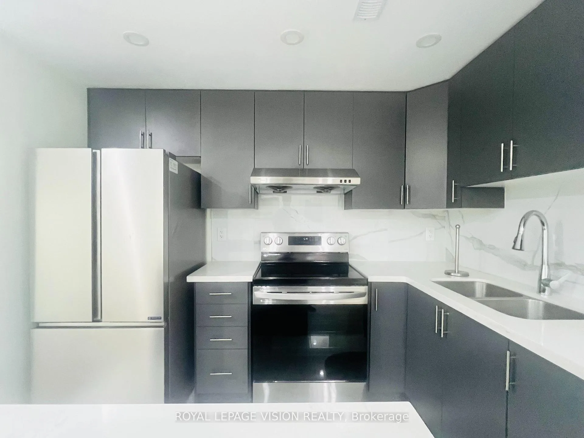 Photo 10 of Unit Bsmt, 25 Gabrielle Crescent, Whitby, Rolling Acres — HOMEH
