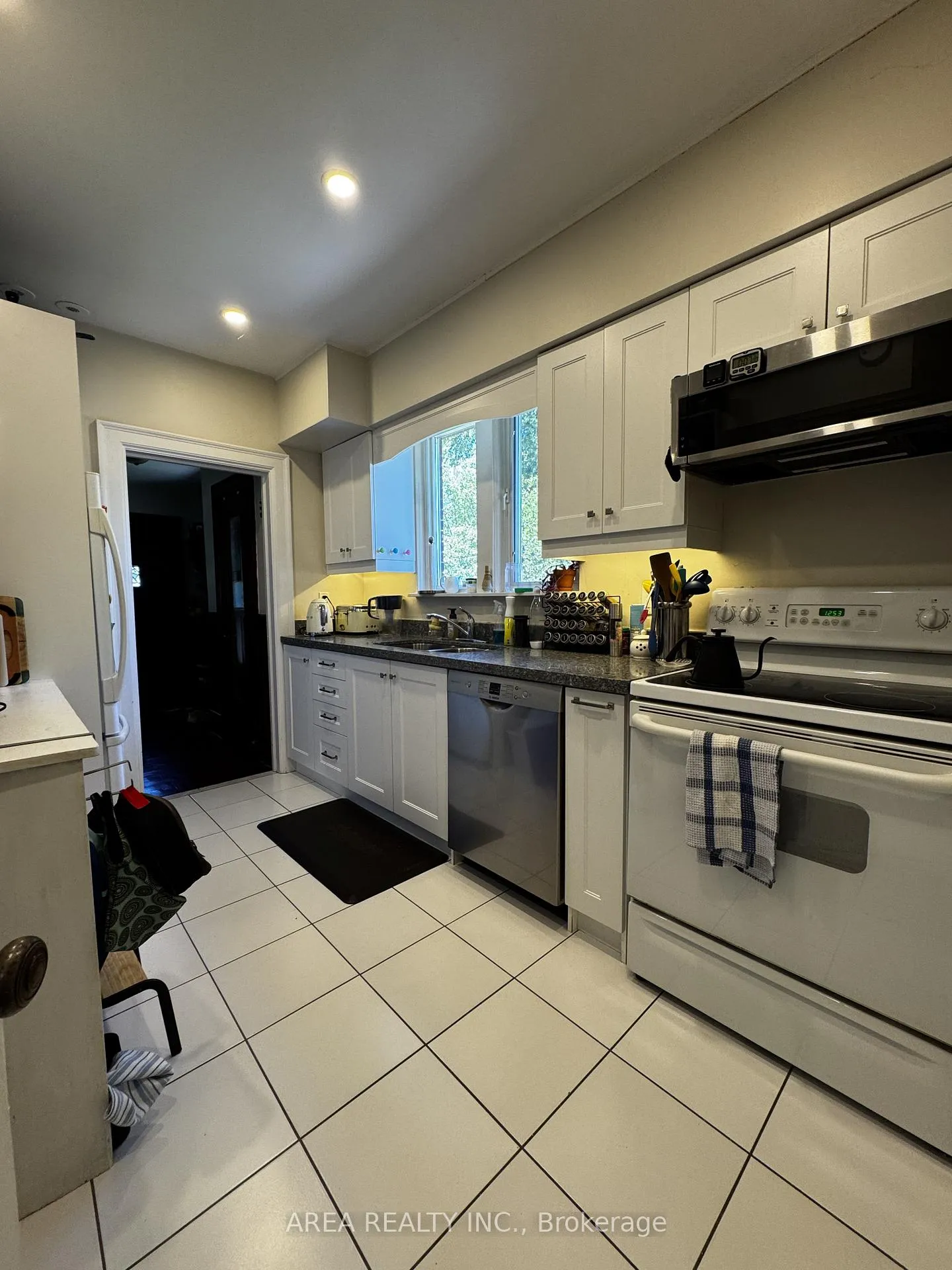 Photo 8 of 81 Humewood Drive, Toronto, Humewood-Cedarvale — HOMEH