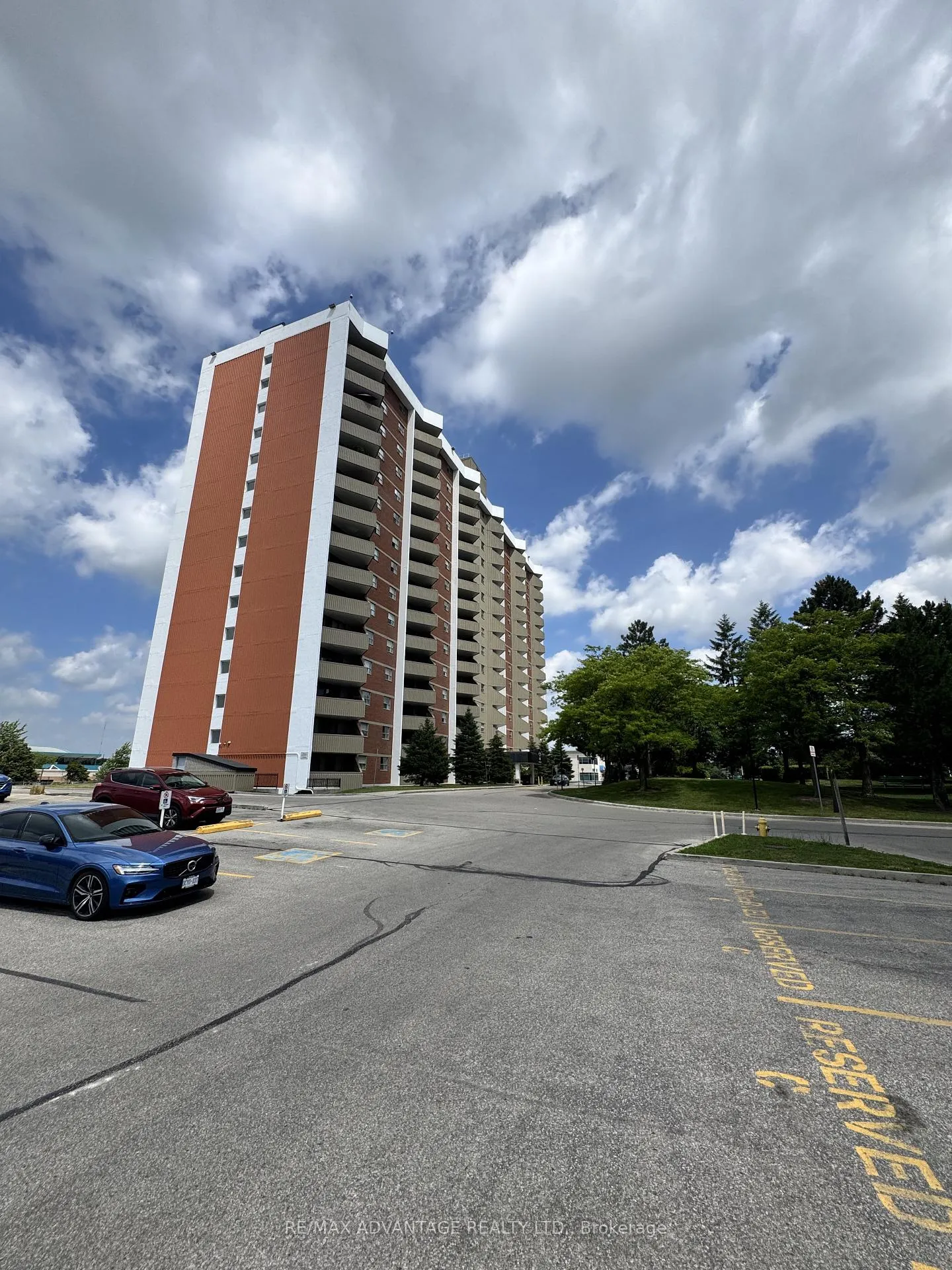 Photo 3 of Unit 904, 1103 Jalna Boulevard, London, South X — HOMEH
