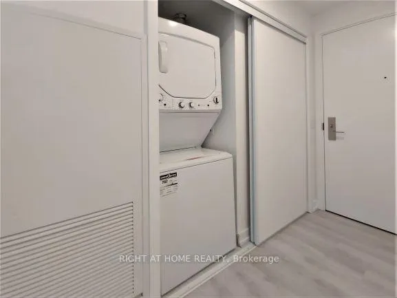 Photo 12 of Unit 1312, 33 Helendale Avenue, Toronto, Yonge-Eglinton — HOMEH