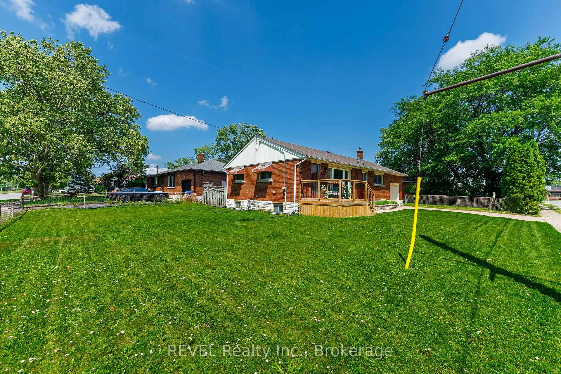 Photo 4 of 6945 Douglas Street, Niagara Falls, Arad/Fallsview — HOMEH