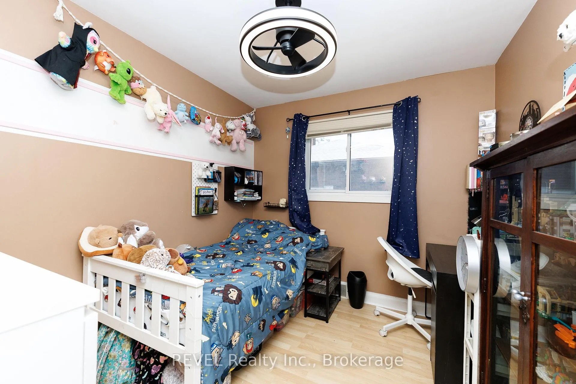 Photo 9 of 6945 Douglas Street, Niagara Falls, Arad/Fallsview — HOMEH