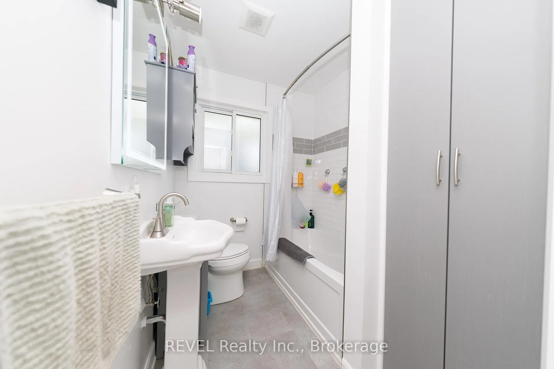 Photo 12 of 6945 Douglas Street, Niagara Falls, Arad/Fallsview — HOMEH