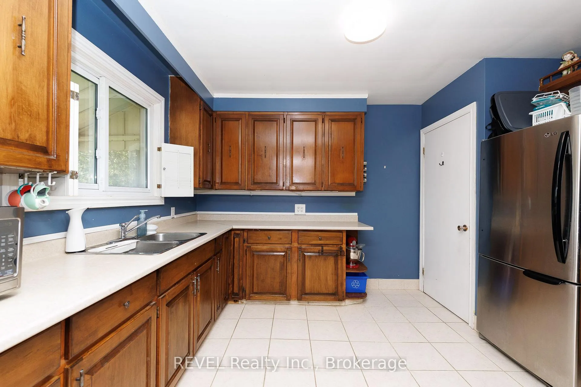 Photo 15 of 6945 Douglas Street, Niagara Falls, Arad/Fallsview — HOMEH