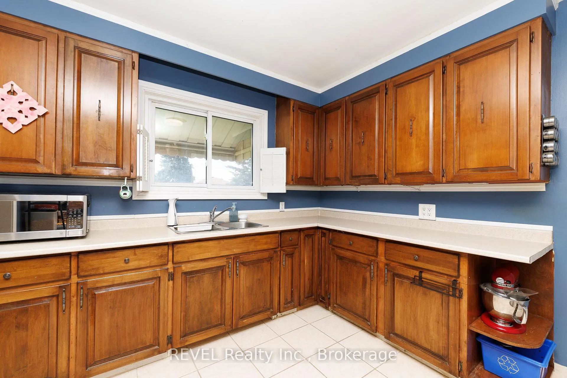 Photo 16 of 6945 Douglas Street, Niagara Falls, Arad/Fallsview — HOMEH