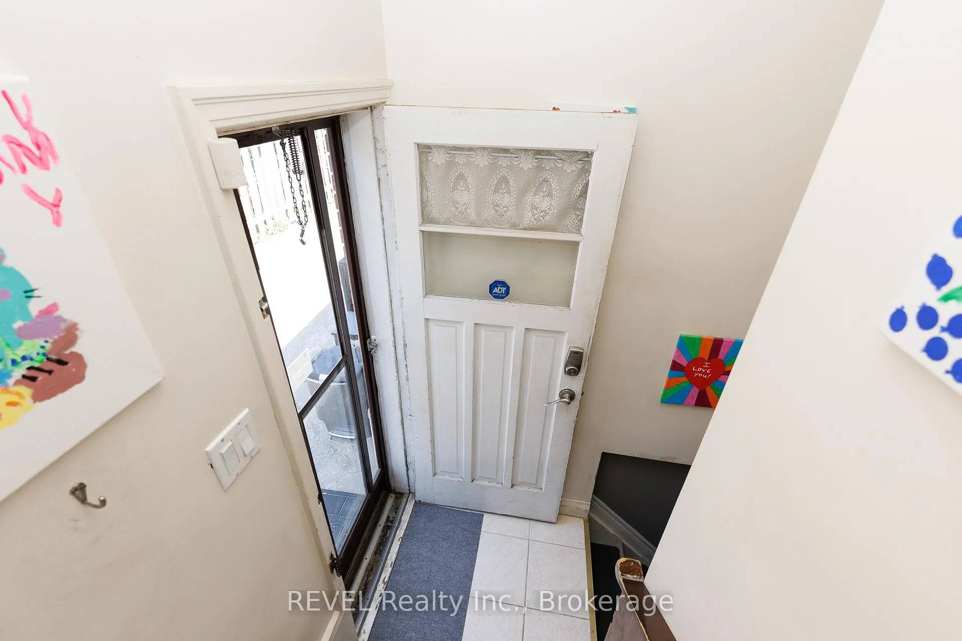 Photo 18 of 6945 Douglas Street, Niagara Falls, Arad/Fallsview — HOMEH