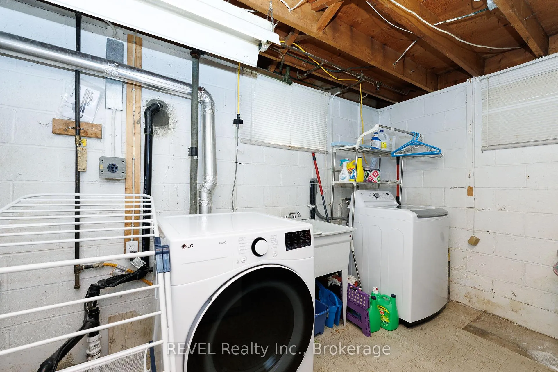 Photo 19 of 6945 Douglas Street, Niagara Falls, Arad/Fallsview — HOMEH