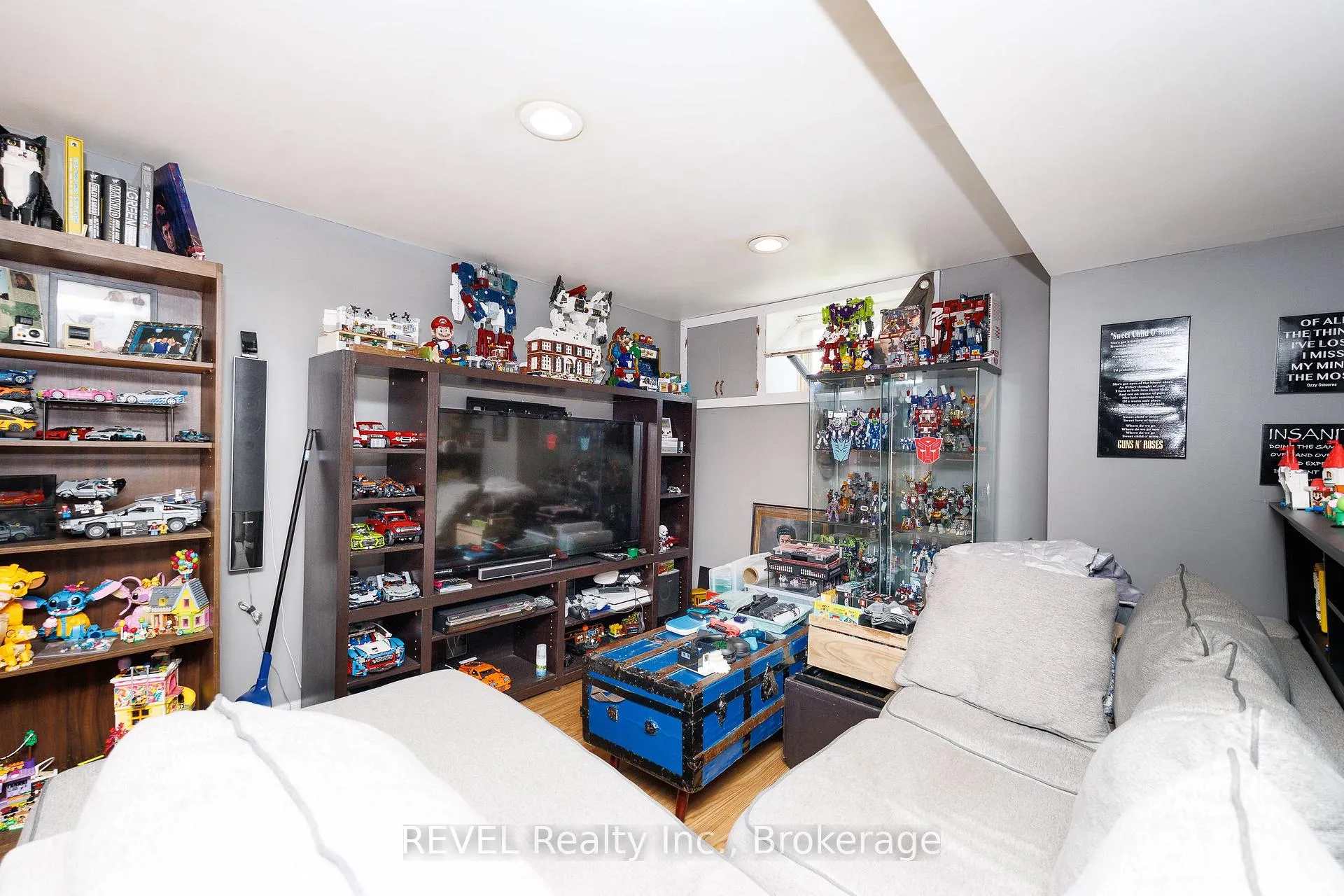 Photo 21 of 6945 Douglas Street, Niagara Falls, Arad/Fallsview — HOMEH