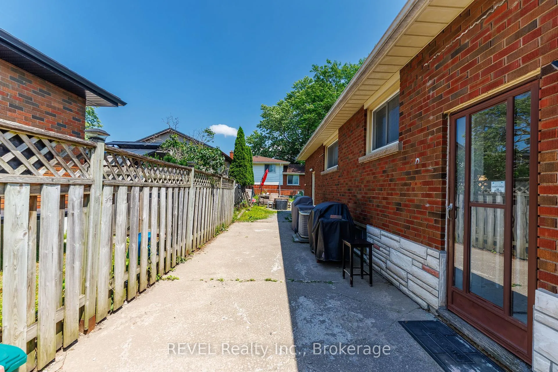 Photo 22 of 6945 Douglas Street, Niagara Falls, Arad/Fallsview — HOMEH