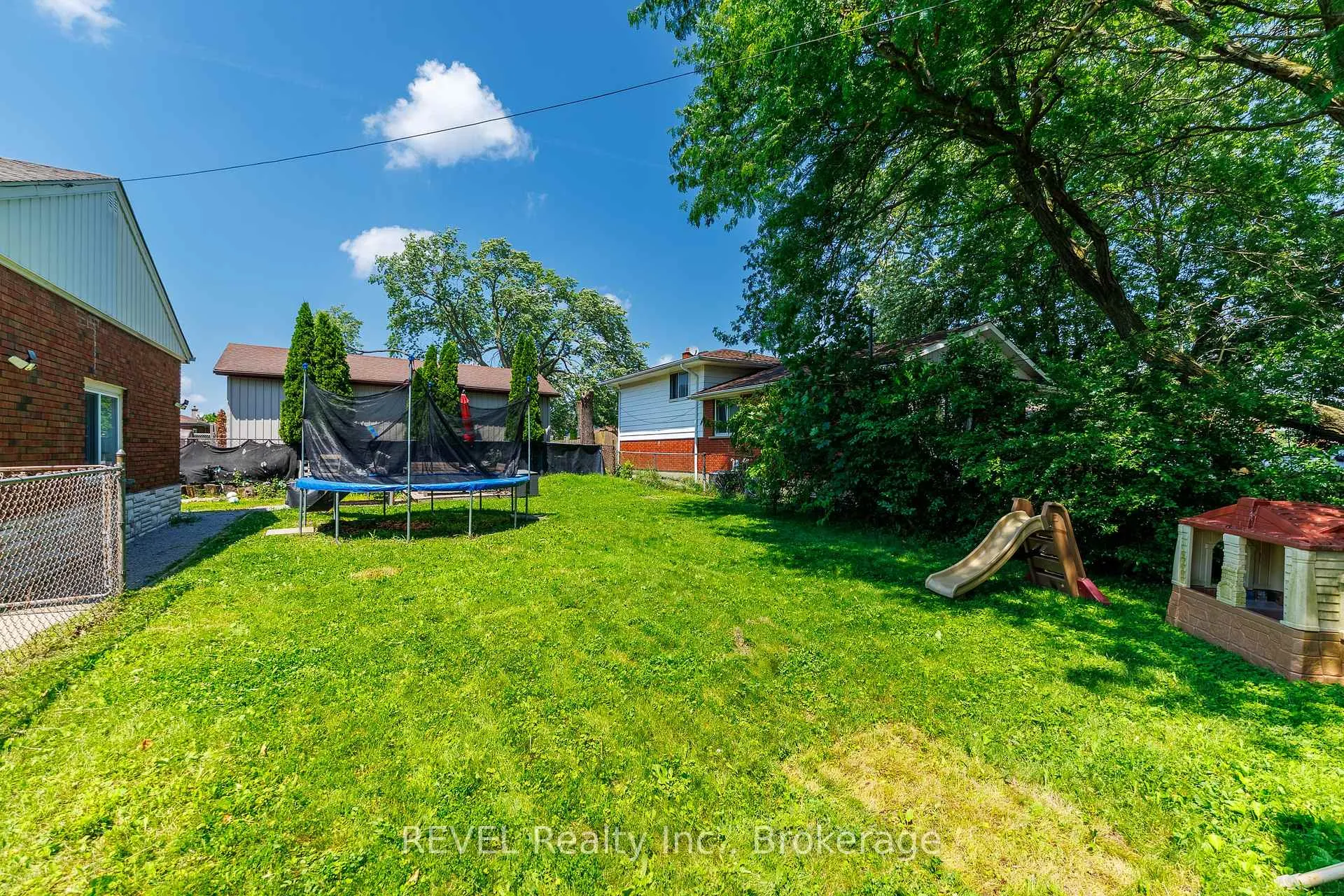 Photo 24 of 6945 Douglas Street, Niagara Falls, Arad/Fallsview — HOMEH