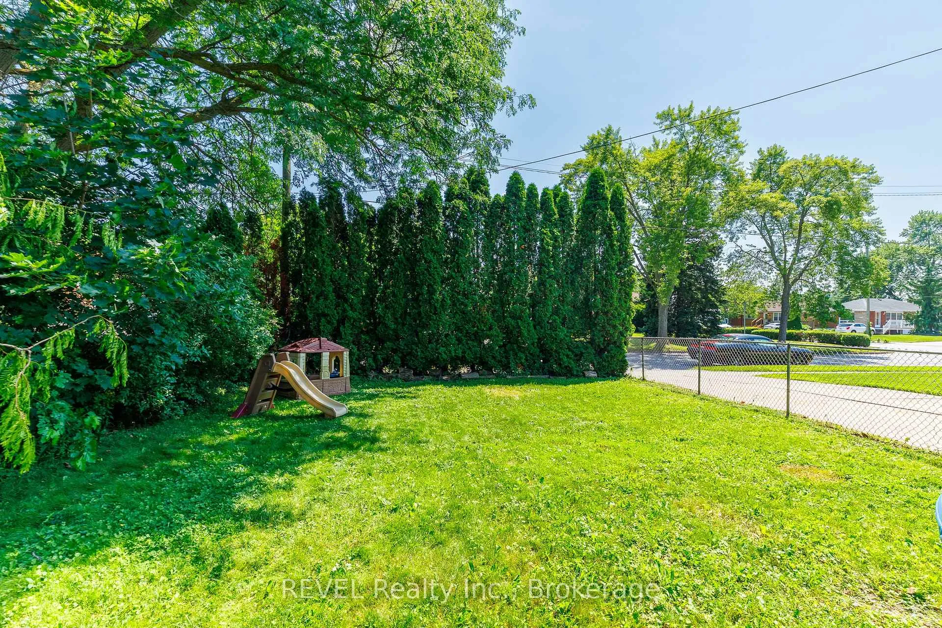 Photo 25 of 6945 Douglas Street, Niagara Falls, Arad/Fallsview — HOMEH