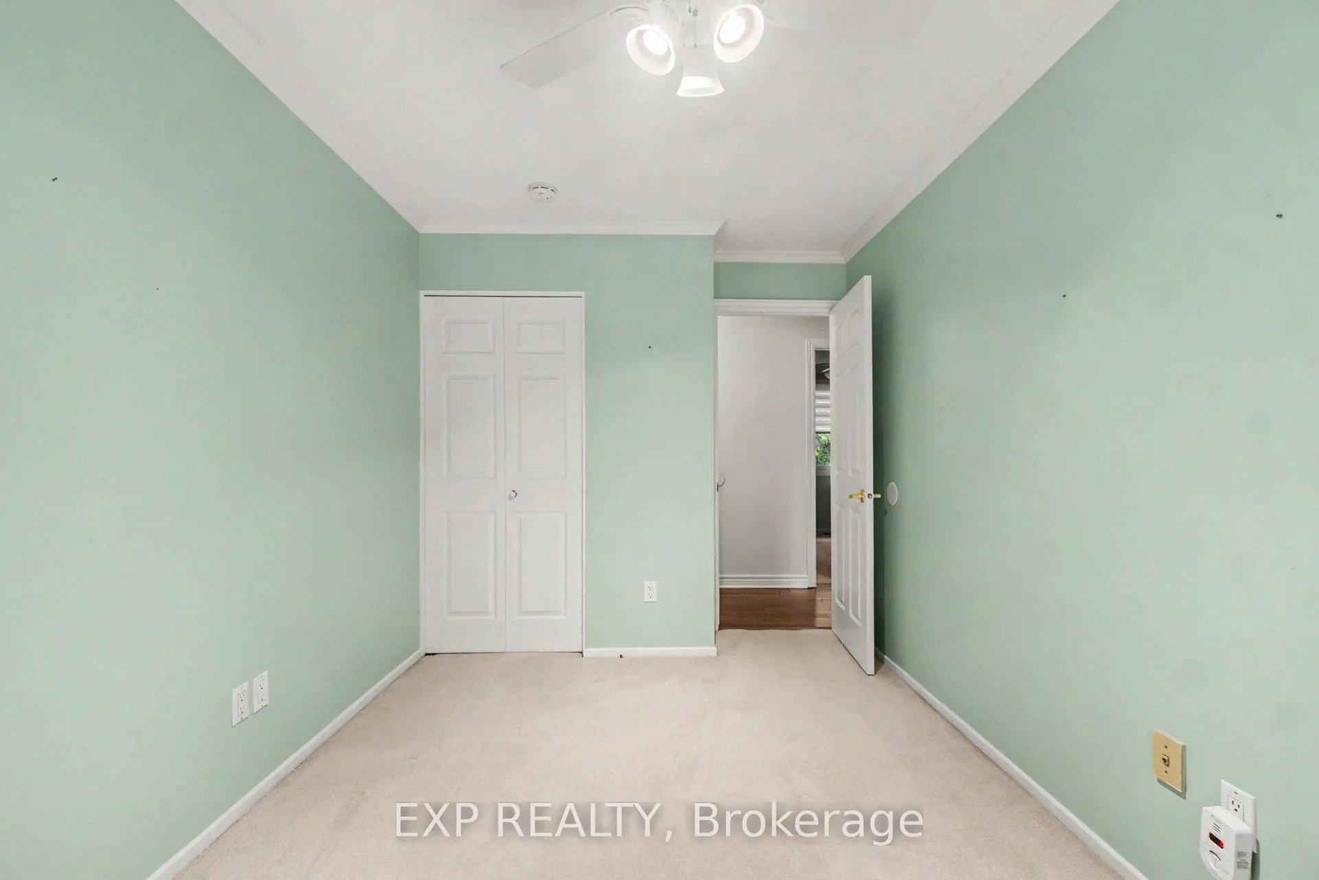 Photo 31 of 1021 Cadboro Road, Ottawa, Carson Grove — HOMEH